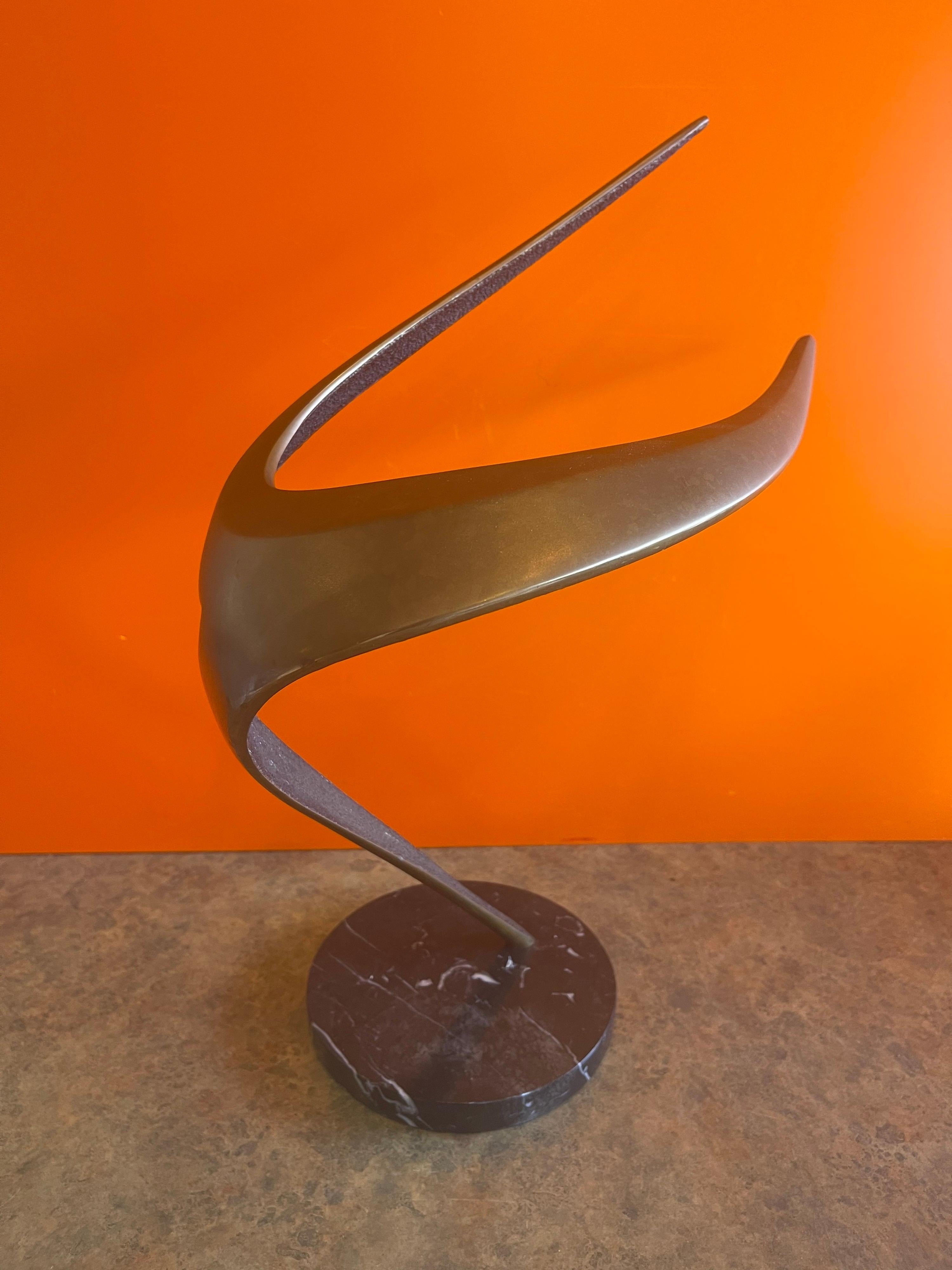American Mid-Century Modern Patinated Brass Freeform Abstract Sculpture on Marble Base For Sale