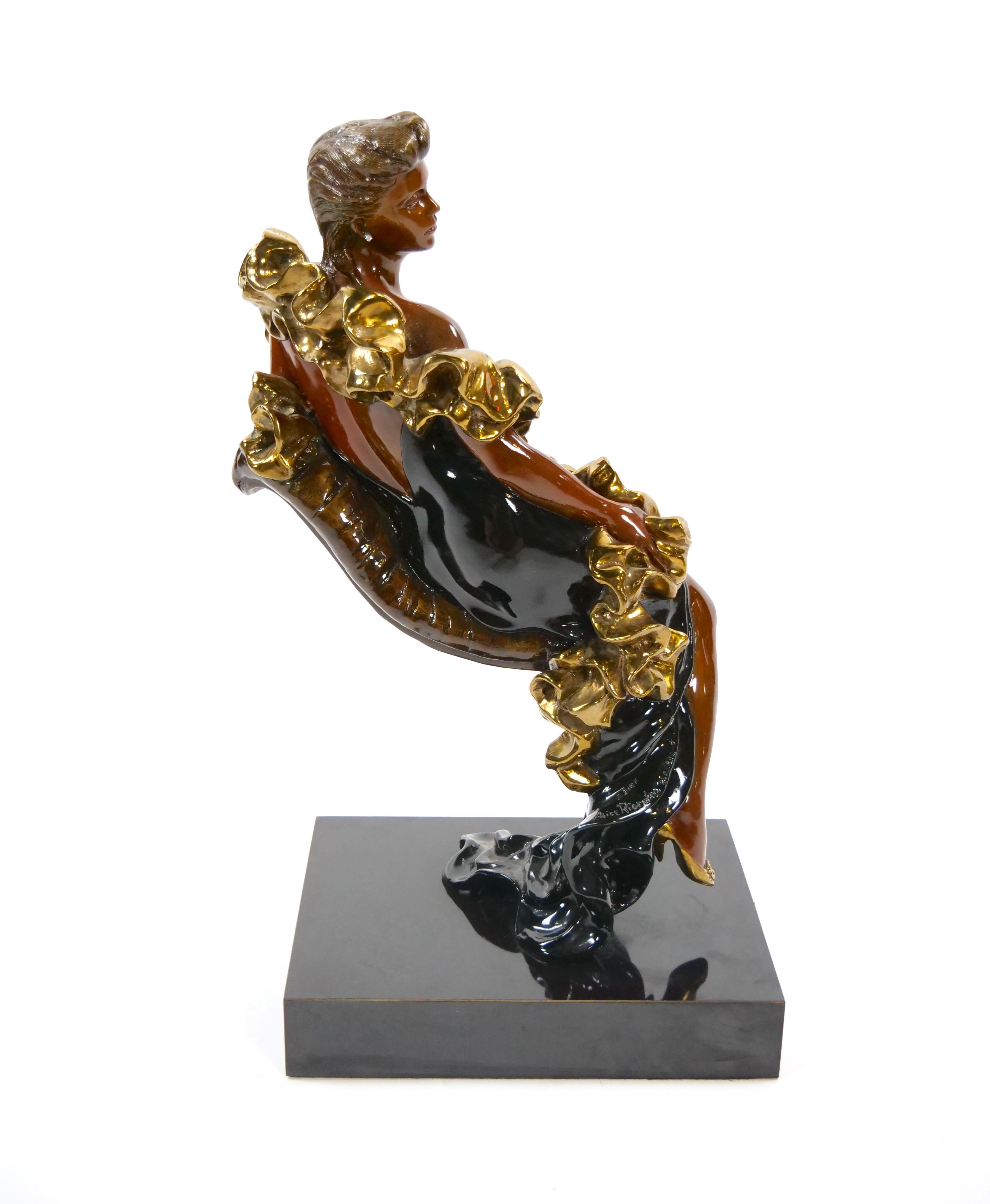 Scultura figurativa in bronzo patinato della metà del secolo scorso raffigurante una donna sdraiata In condizioni buone in vendita a Tarry Town, NY