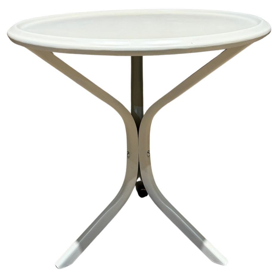Mid-Century Modern Patio Side Table, Tripod Legs im Angebot