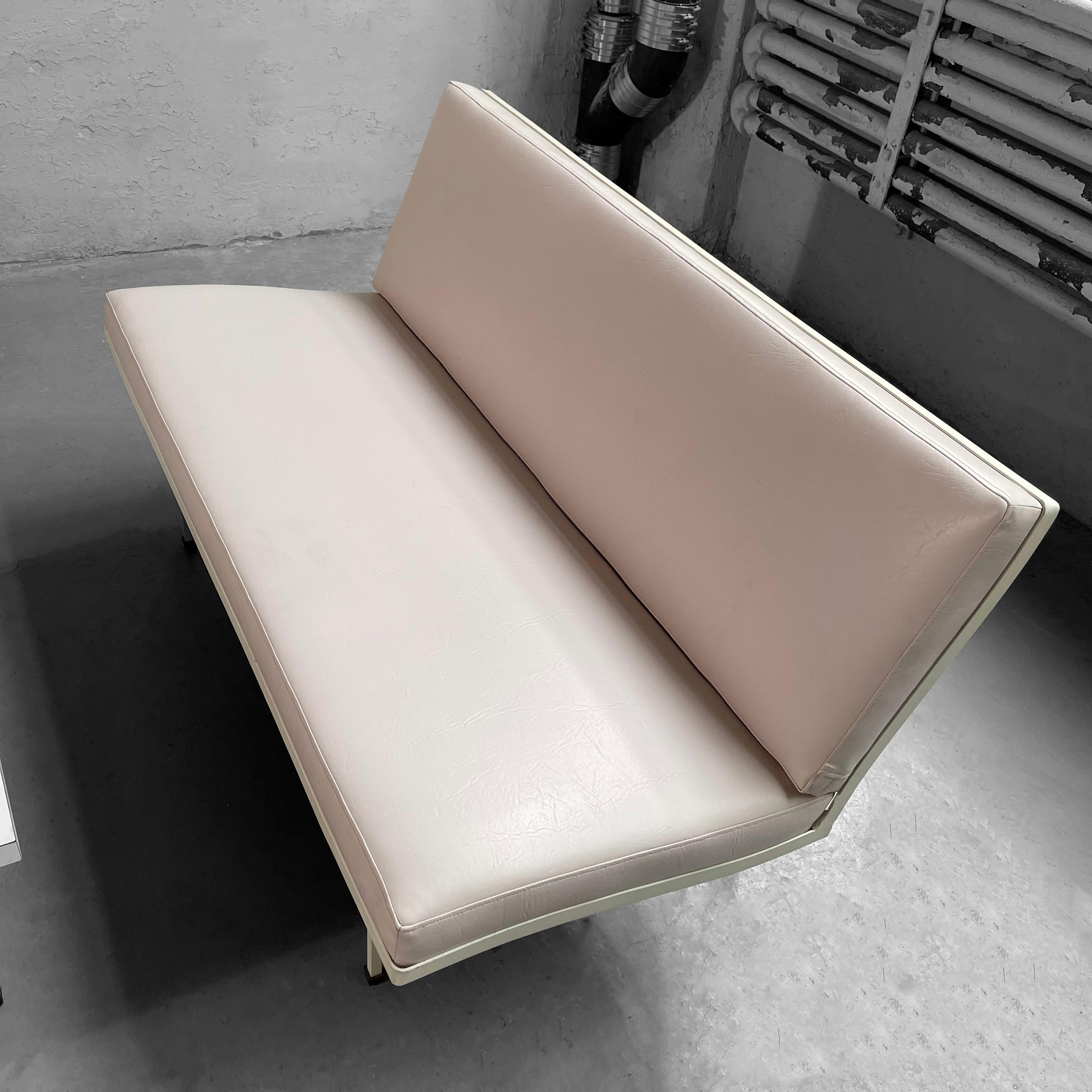 Mid-Century Modern Patio Sofa Set by Woodard For Sale 4