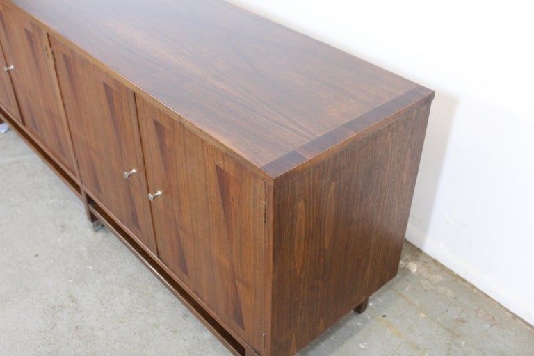 American Mid-Century Modern Paul Browning/Stanley Walnut Credenza For Sale