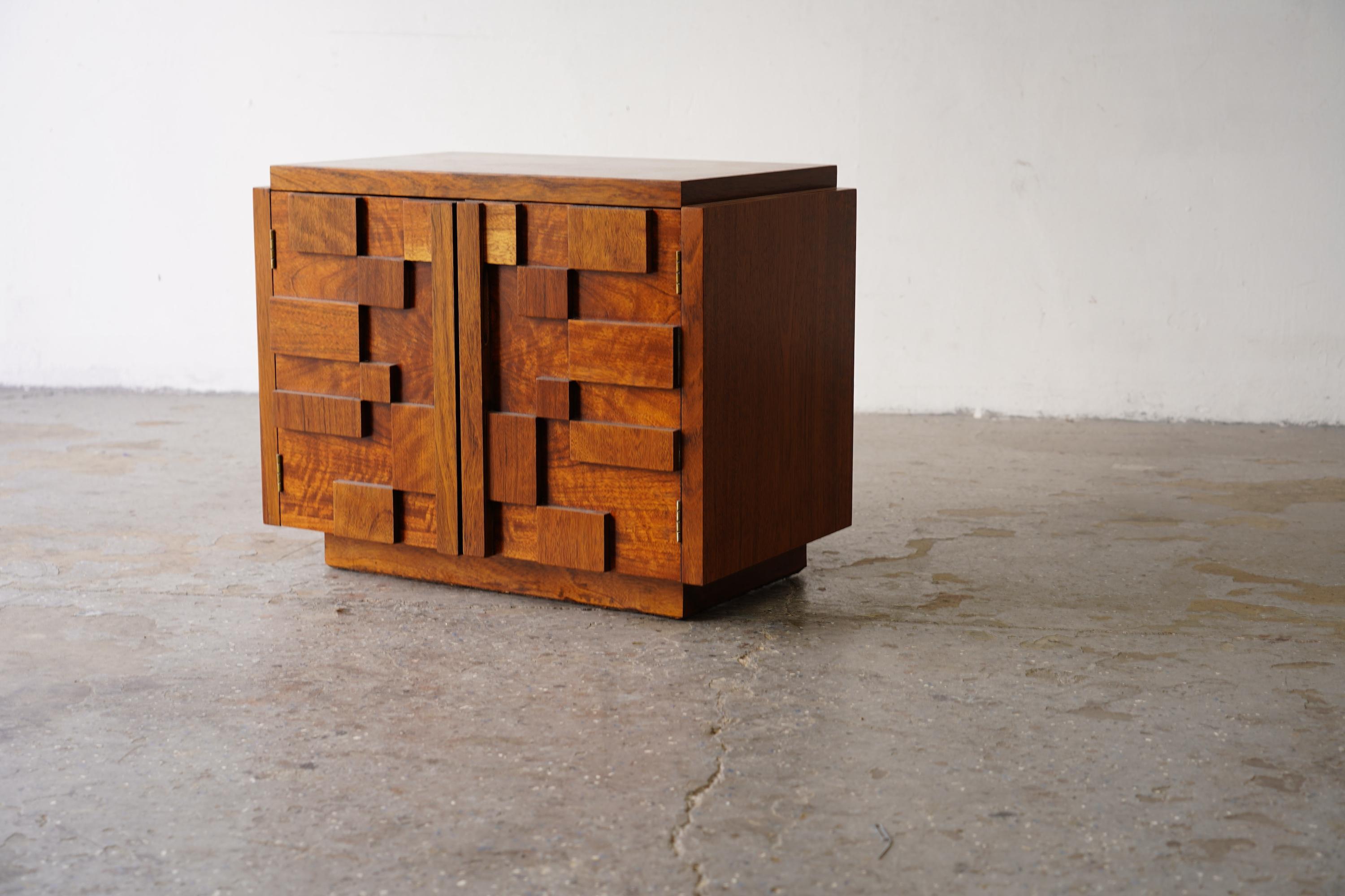 Mesilla de noche Mid Century Modern Paul Evans Style Lane Staccato Brutalist EndTable Madera en venta