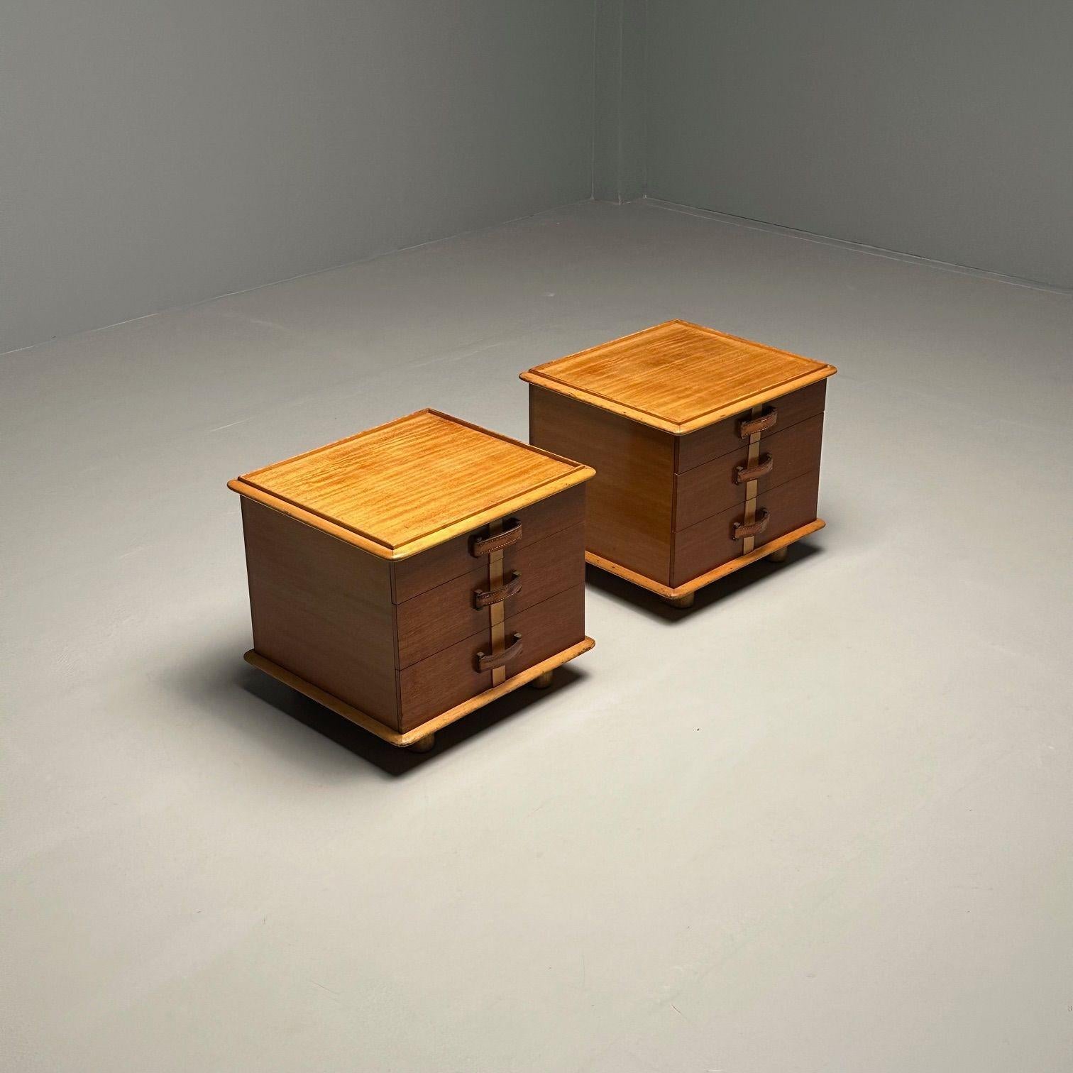 Paul Frankl, John Stuart, Station Wagon Nightstands, Rock Maple, Brass, Leather In Good Condition For Sale In Stamford, CT