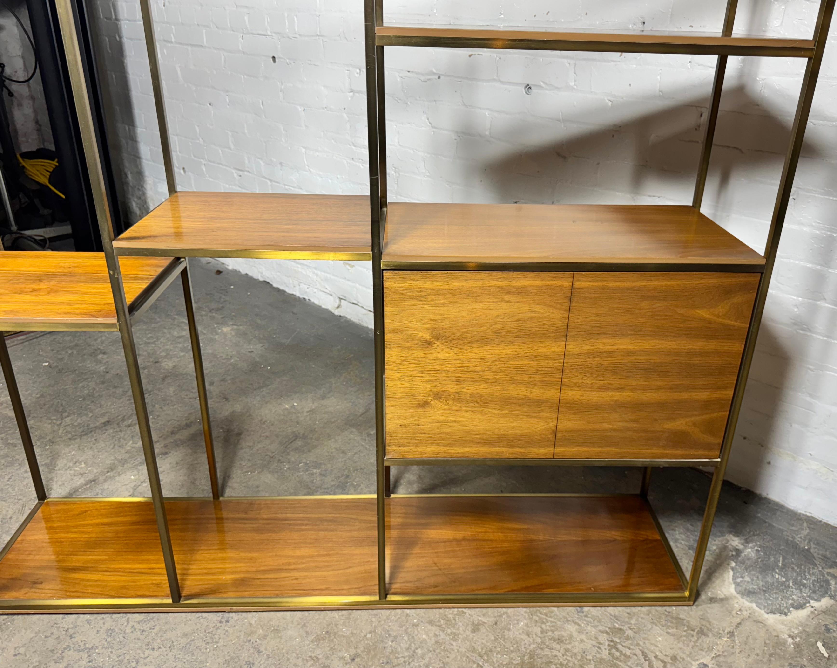 Americano Libreria / Divisorio in ottone di Paul McCobb, 4 cassetti, metà del secolo scorso in vendita