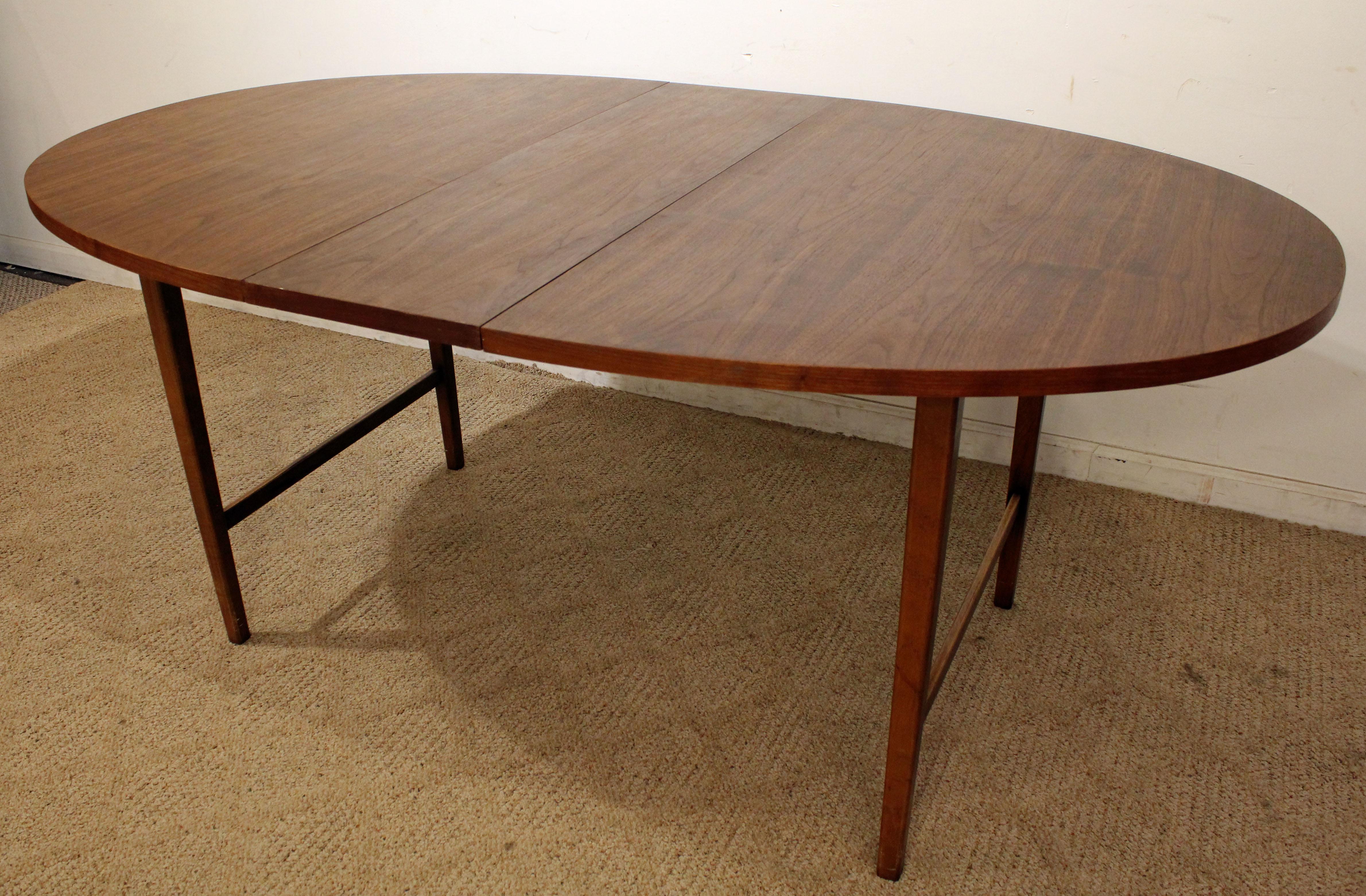 Offered is a nice Mid-Century Modern dining table, designed by Paul McCobb for Lane's 