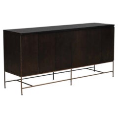 Crédence moderne du milieu du siècle Paul McCobb avec base en laiton pour Calvin Group