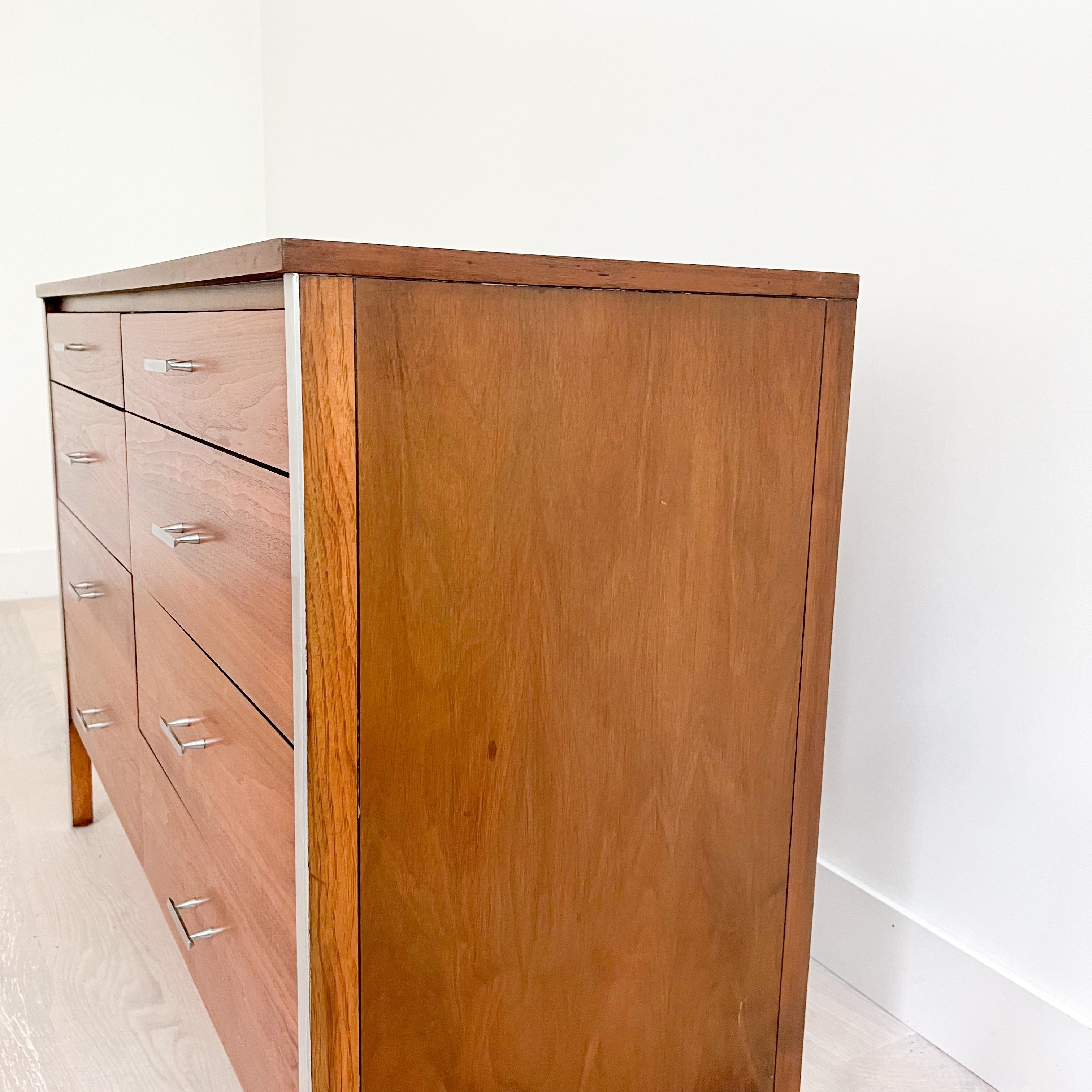 Mid-Century Modern Paul McCobb for Calvin Furniture 8 Drawer Dresser 7