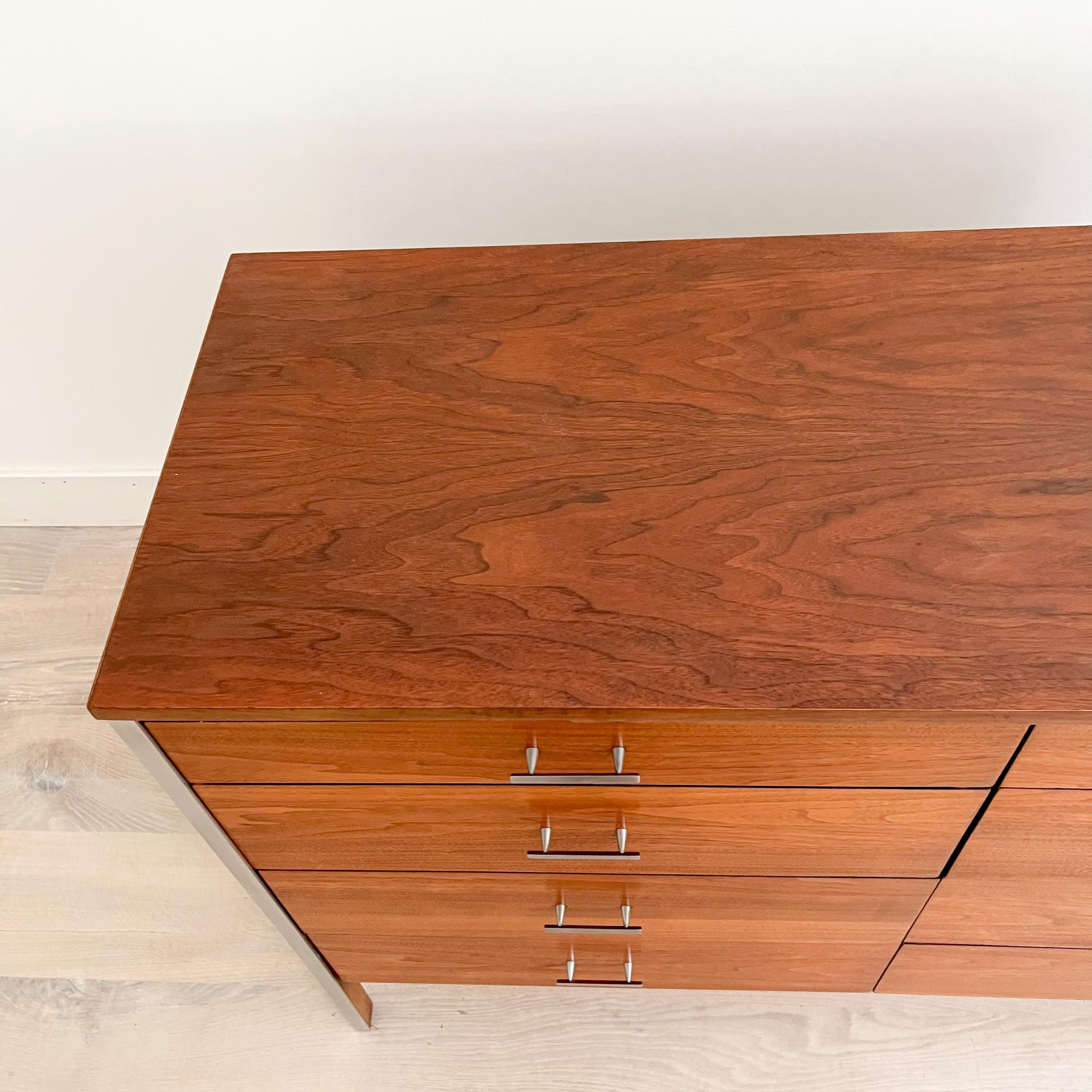 Mid-Century Modern Paul McCobb for Calvin Furniture 8 Drawer Dresser 3