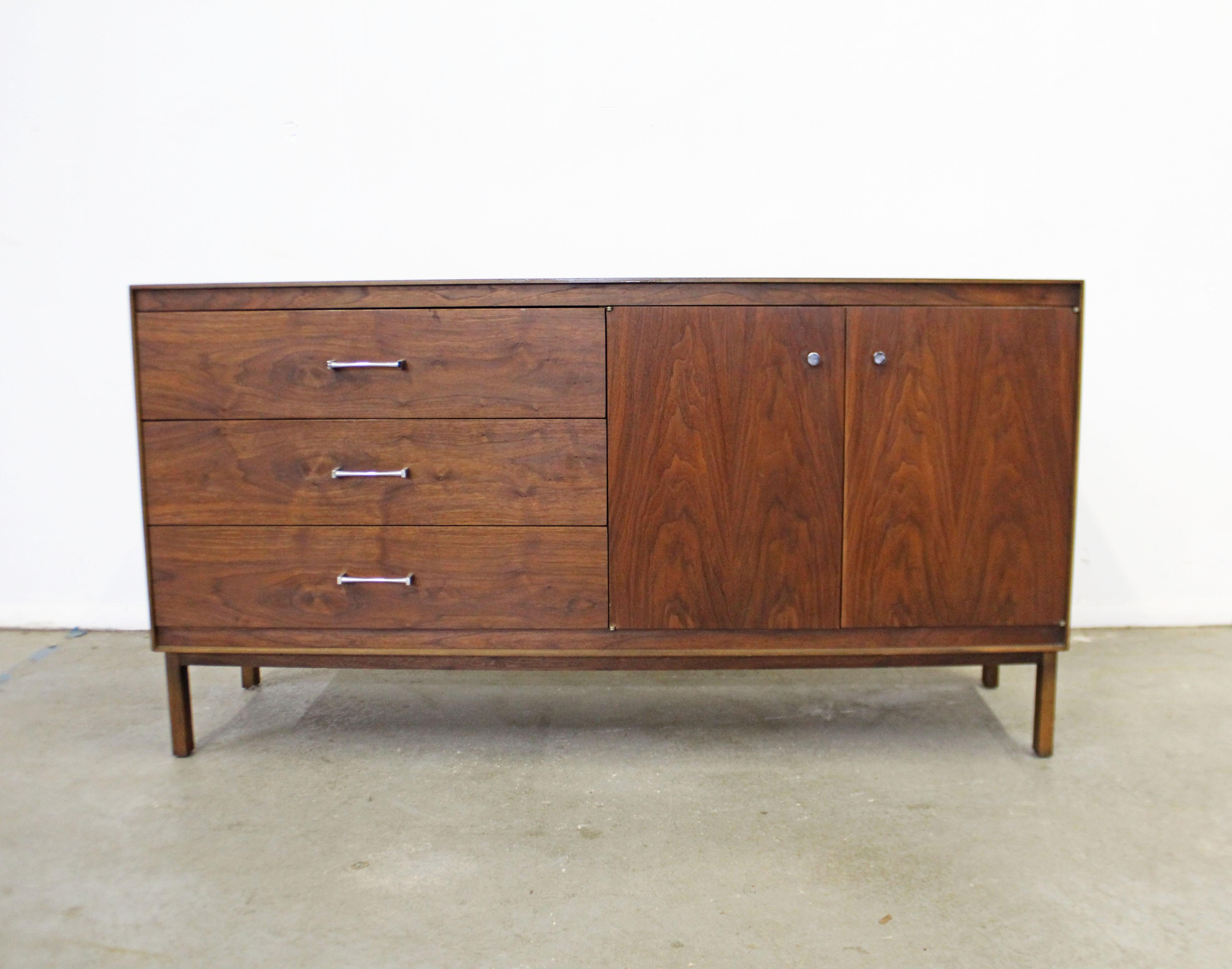 American Mid-Century Modern Paul McCobb Lane 'Components' Walnut Credenza