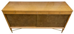 Credenza ad ante scorrevoli in pelle Paul McCobb, Mid-Century Modern, per Calvin Group