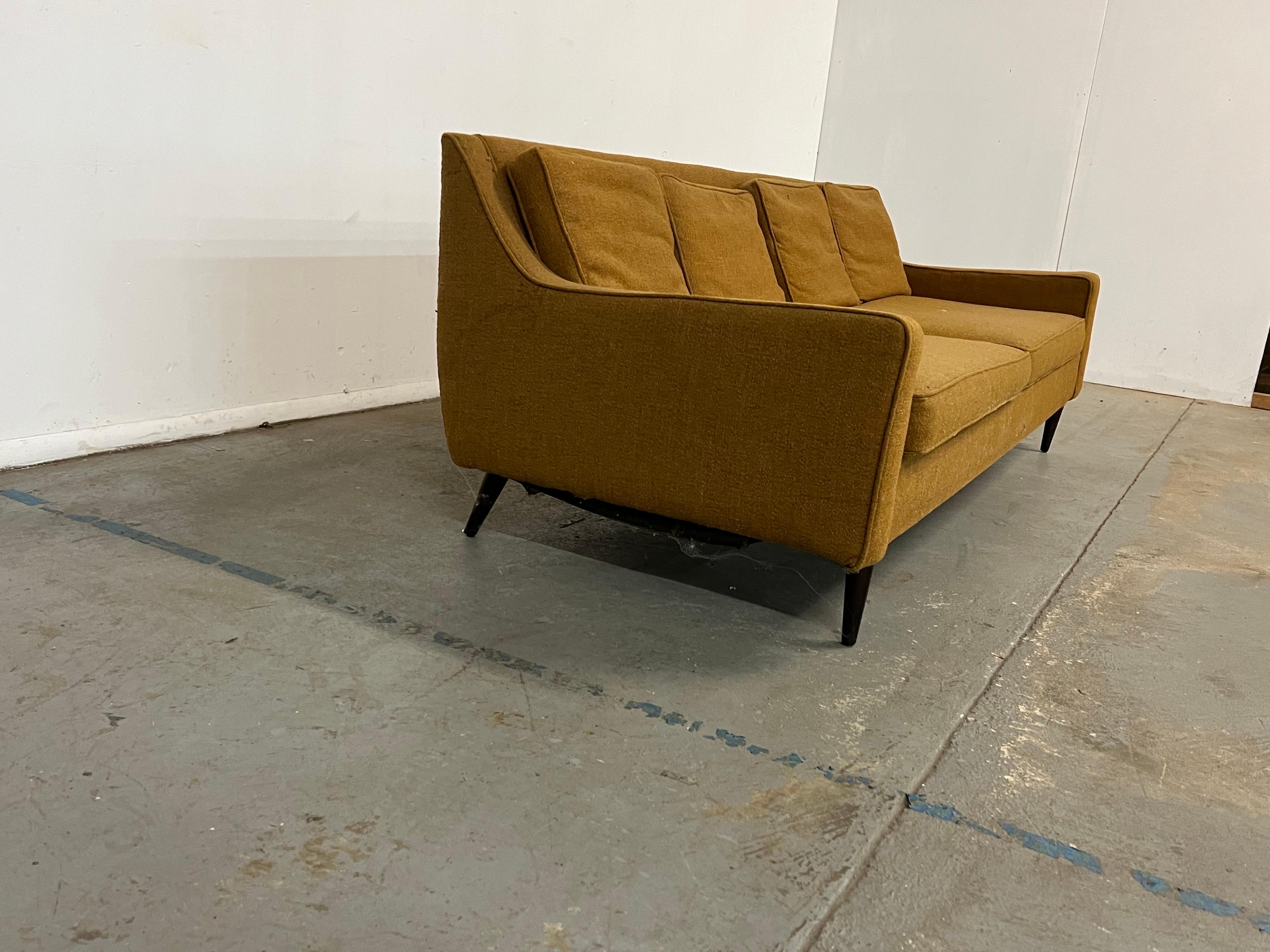 North American Mid-Century Modern Paul McCobb Style 4 Seat Sofa on Pencil Legs For Sale