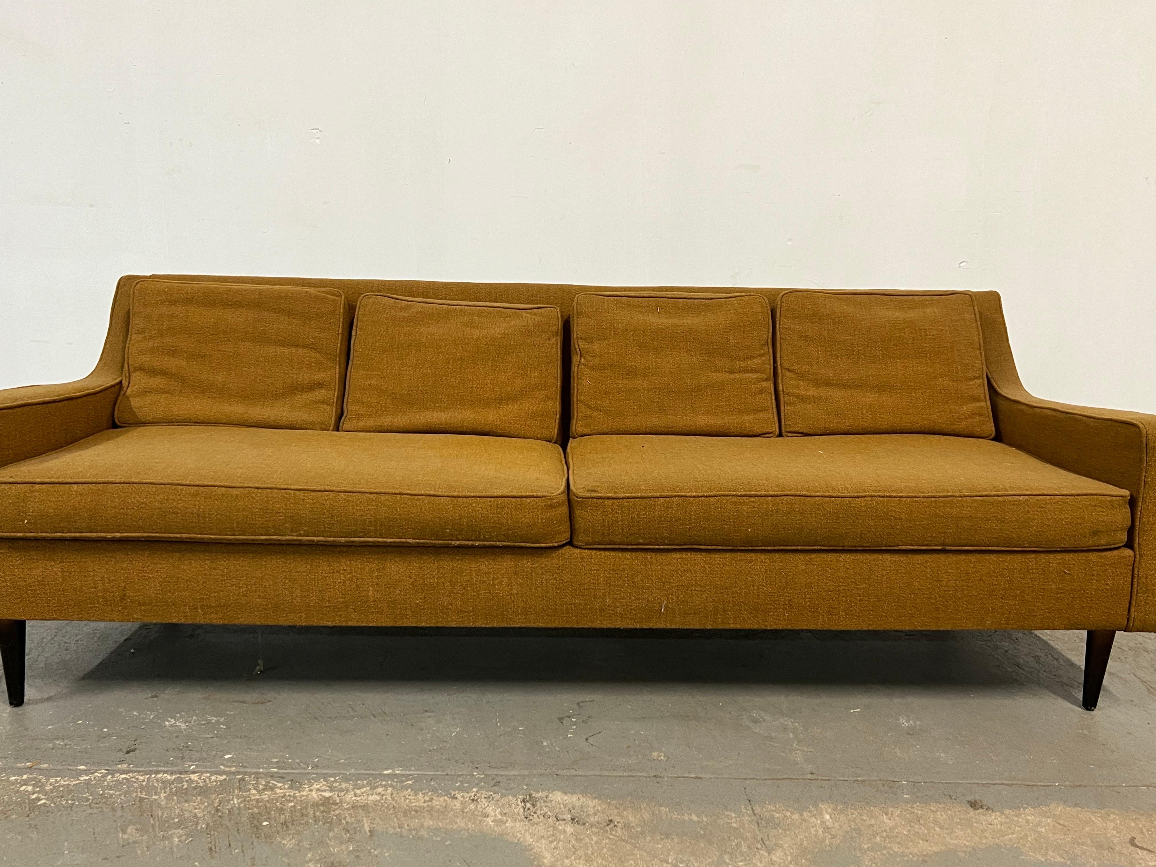 Mid-Century Modern Paul McCobb Style 4 Seat Sofa on Pencil Legs For Sale 3