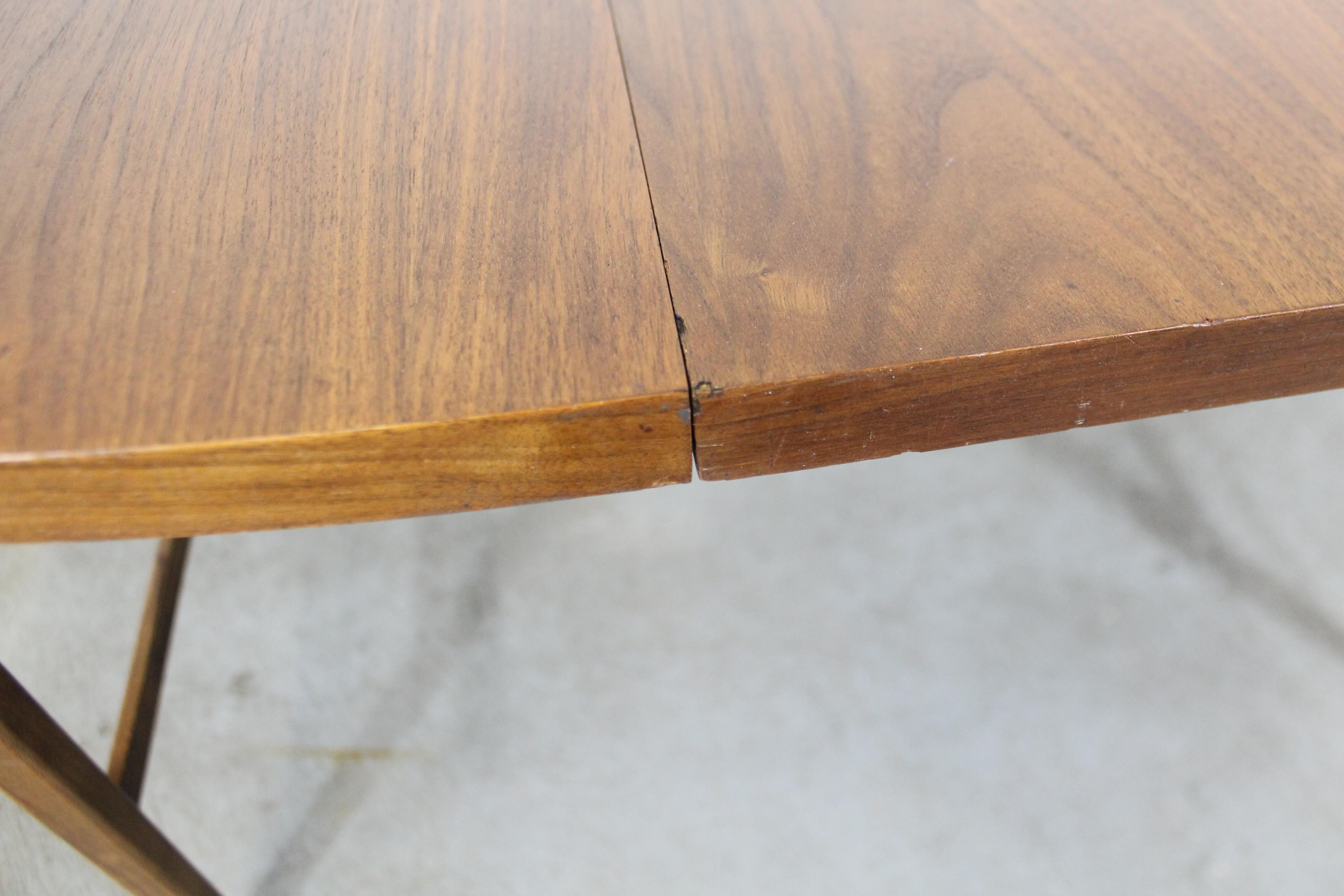 Mid-Century Modern Paul McCobb Style Walnut Extendable Dining Table 6