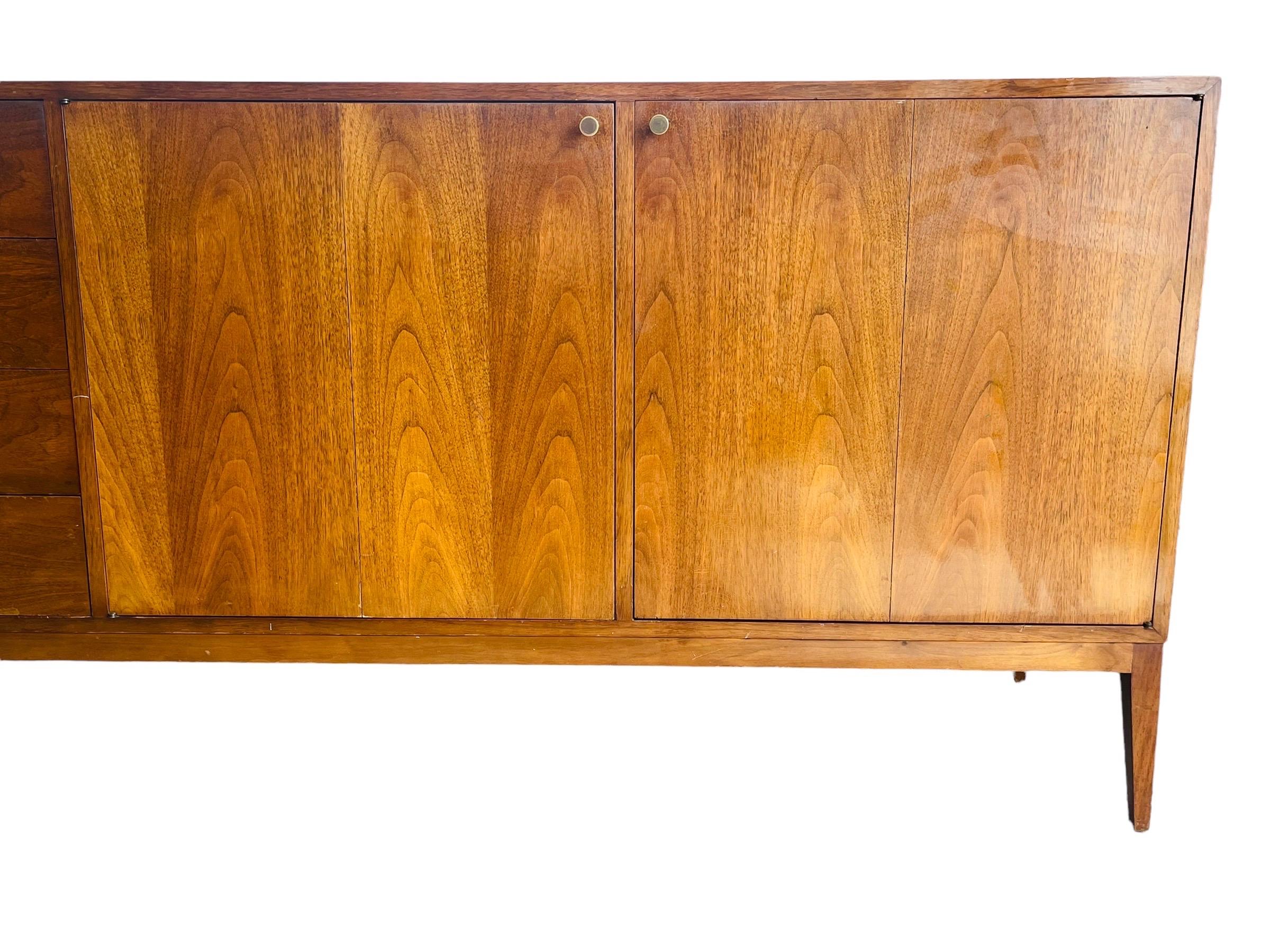 Mid-Century Modern Paul McCobb Style Walnut Triple Dresser In Good Condition For Sale In Brooklyn, NY