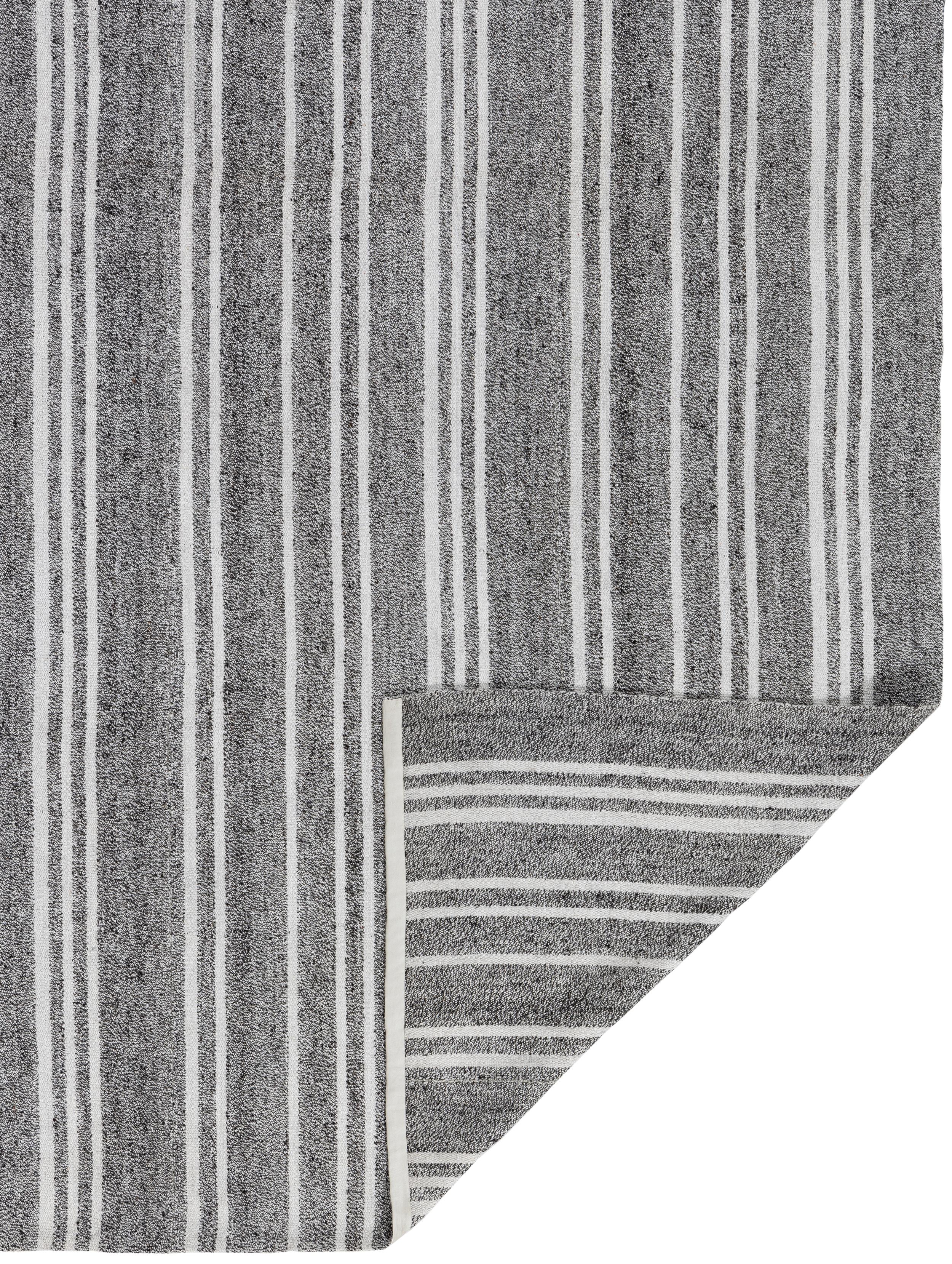 Mid-Century Modern Pelas Flat-Weave Rug im Angebot 4