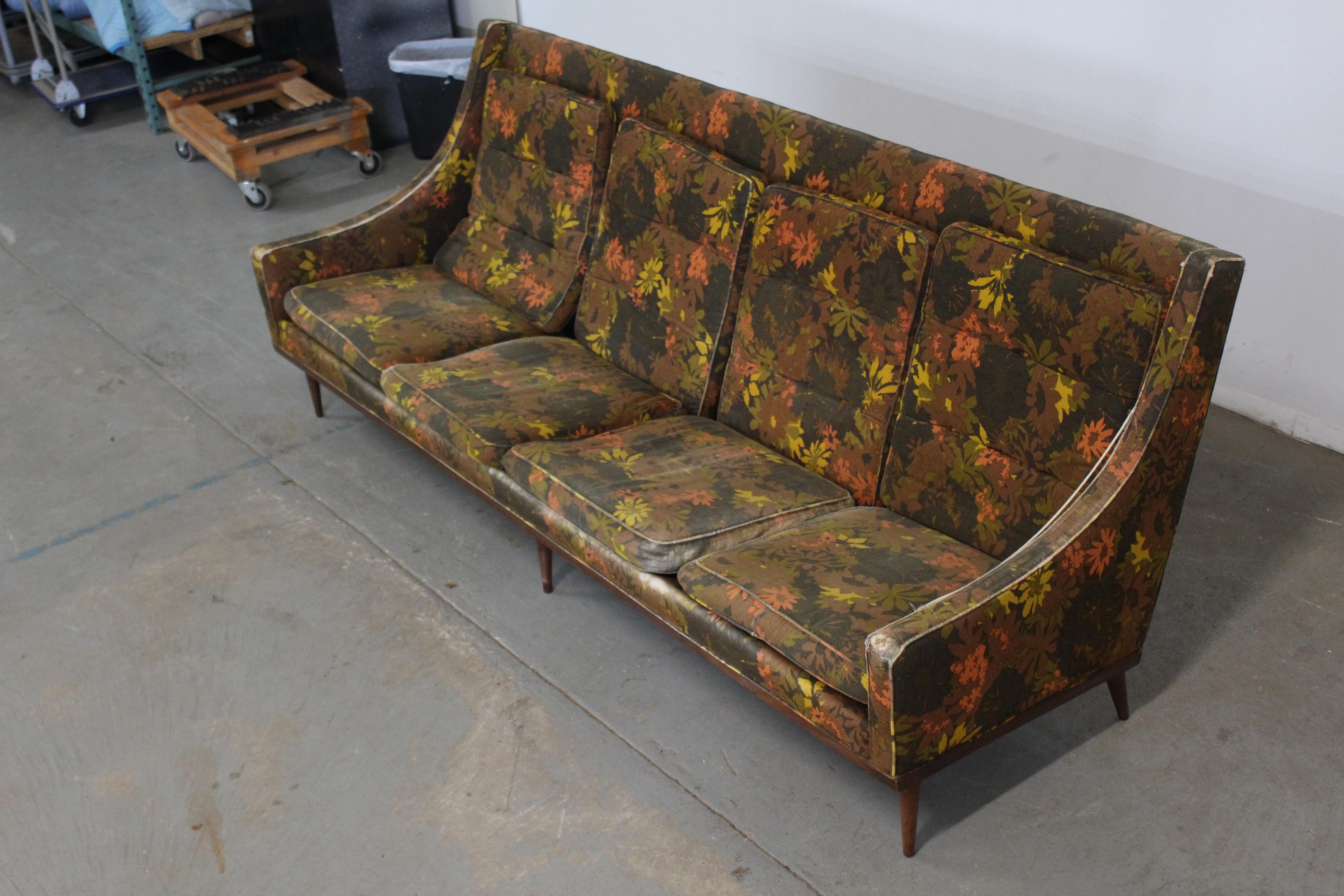 Divano a 4 cuscini con gambe a matita in stile Mid-Century Modern in vendita 7