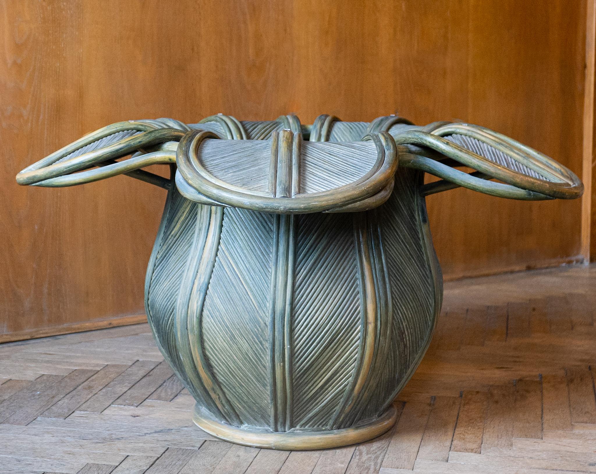 Mid-Century Modern Pencil Reed or Rattan Bell Flower Coffee Table, Italy 70s For Sale 7