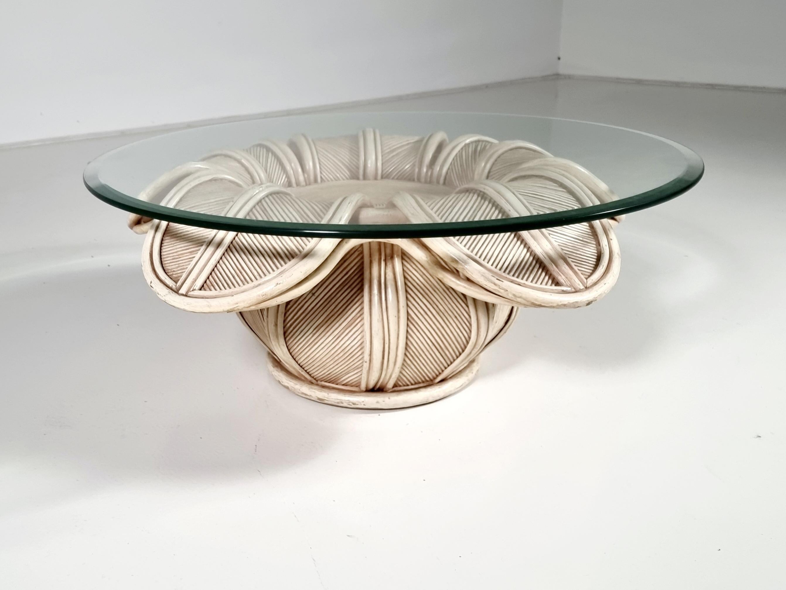 European Mid-Century Modern Pencil Reed or Rattan Bell Flower Coffee Table, Italy 70s For Sale