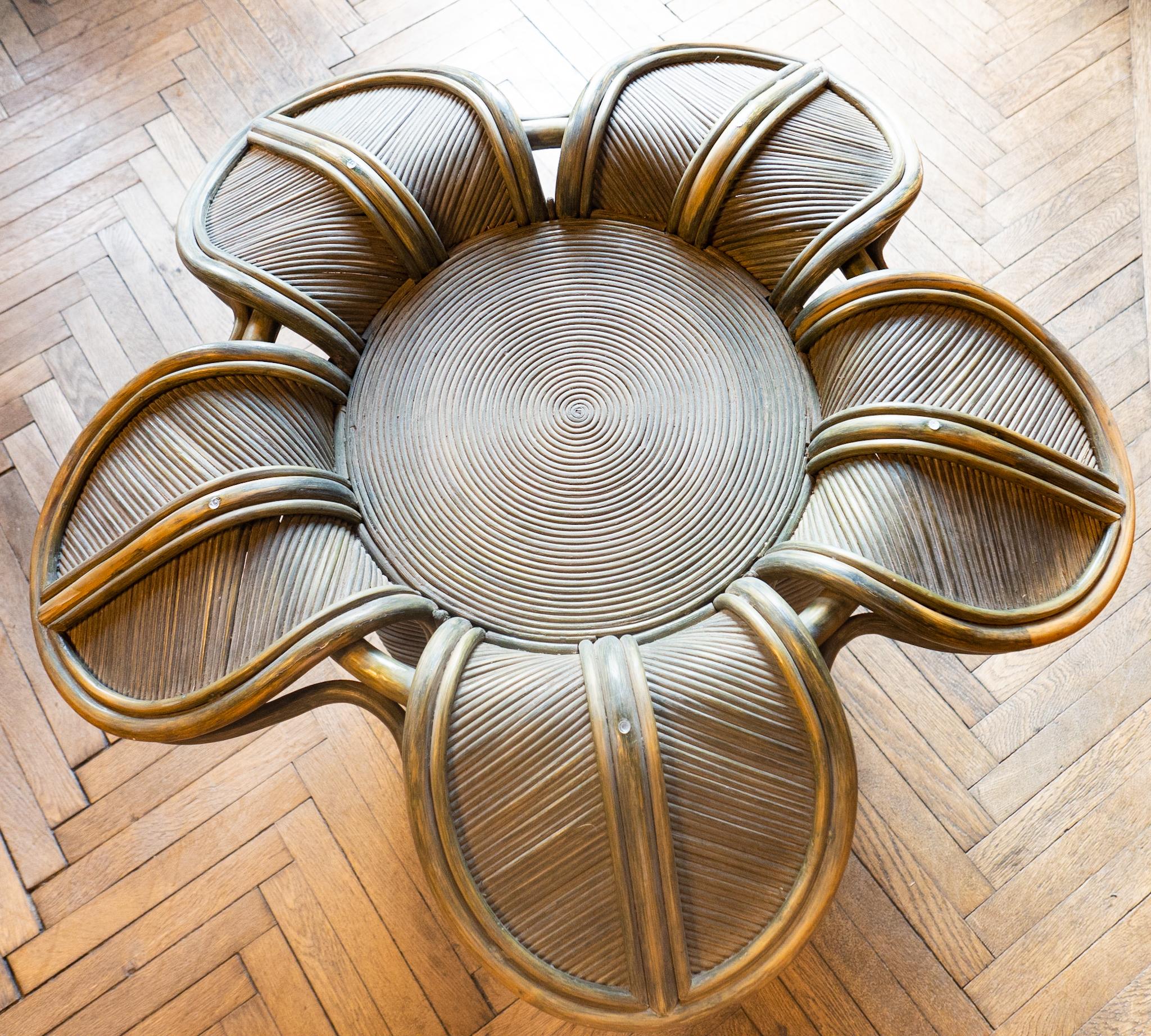 Mid-Century Modern Pencil Reed or Rattan Bell Flower Coffee Table, Italy 70s In Good Condition For Sale In Vienna, AT