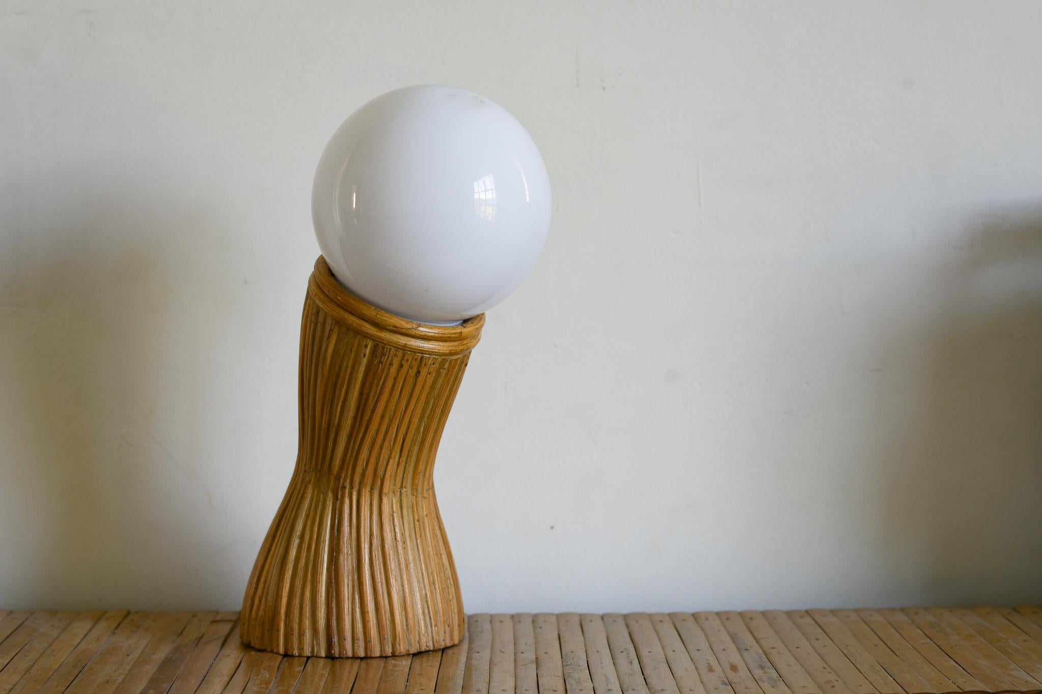 Mid Century Modern Pencil Reed Space Age Table Lamp In Good Condition For Sale In Oxford, GB