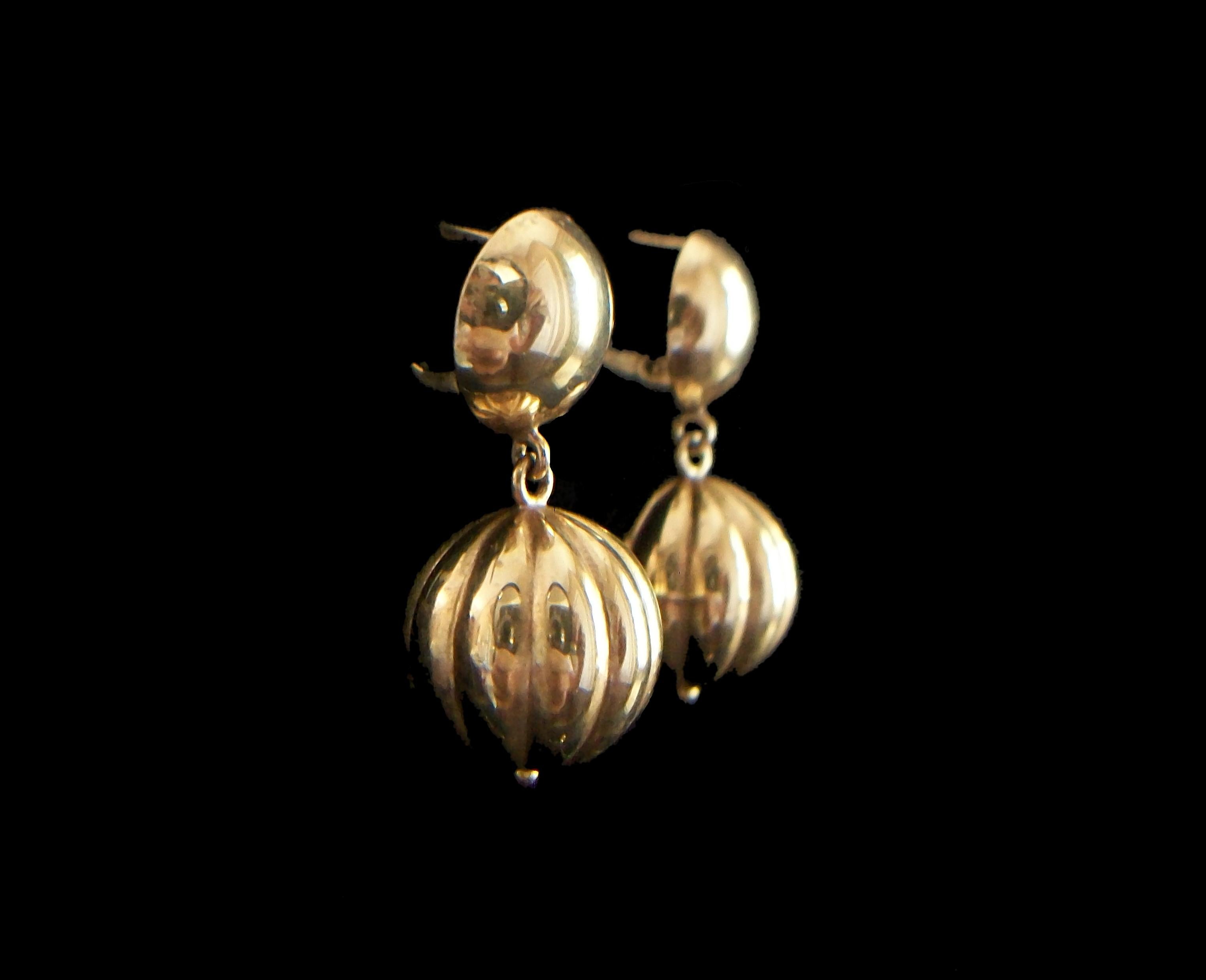 Modernist Mid-Century Modern Pendant Earrings, 10K Yellow Gold, U.S.A., Circa 1980's For Sale