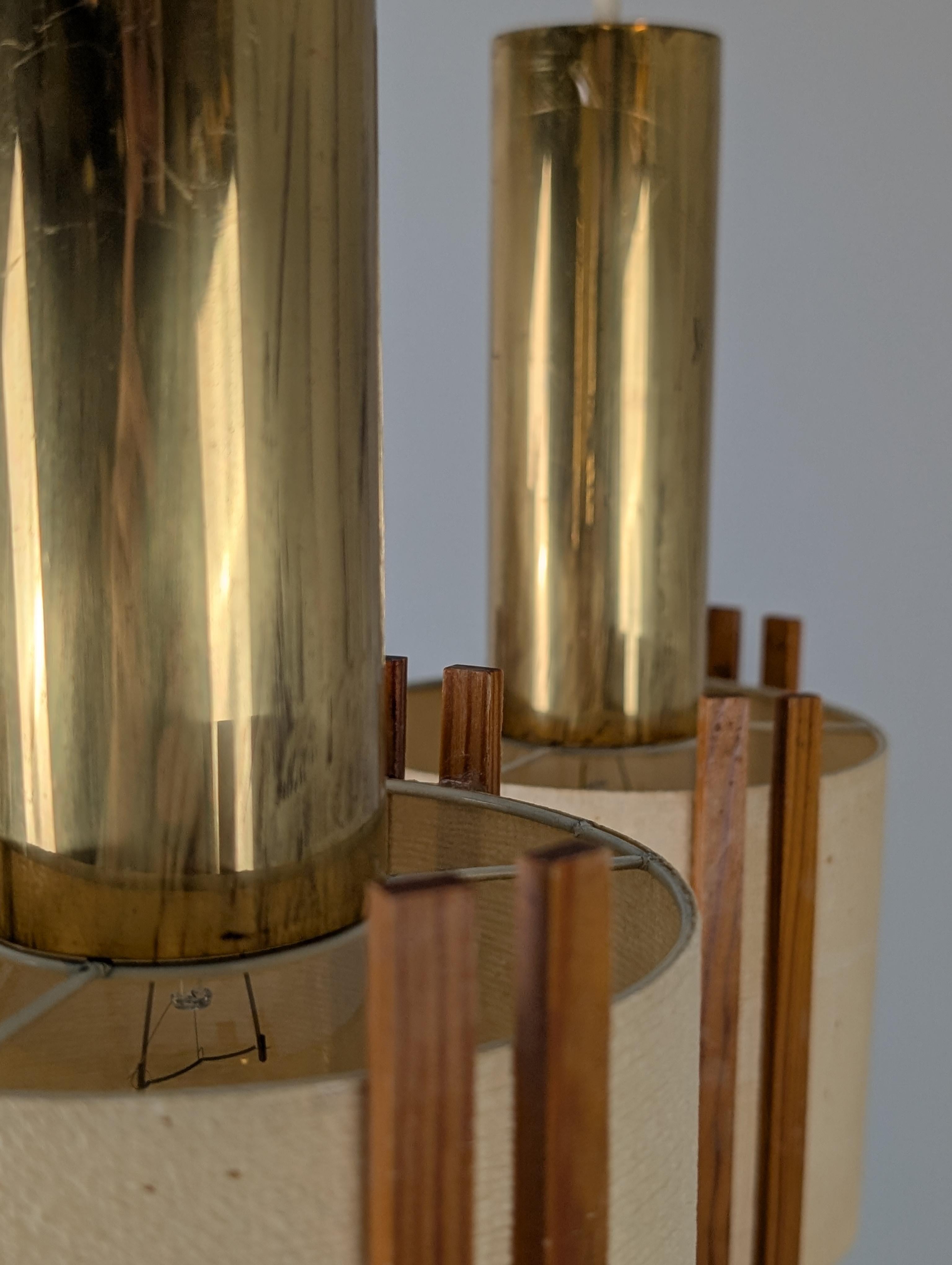 Ciondolo moderno di metà secolo in ottone, pino e carta, Finlandia, anni '60 in vendita 7