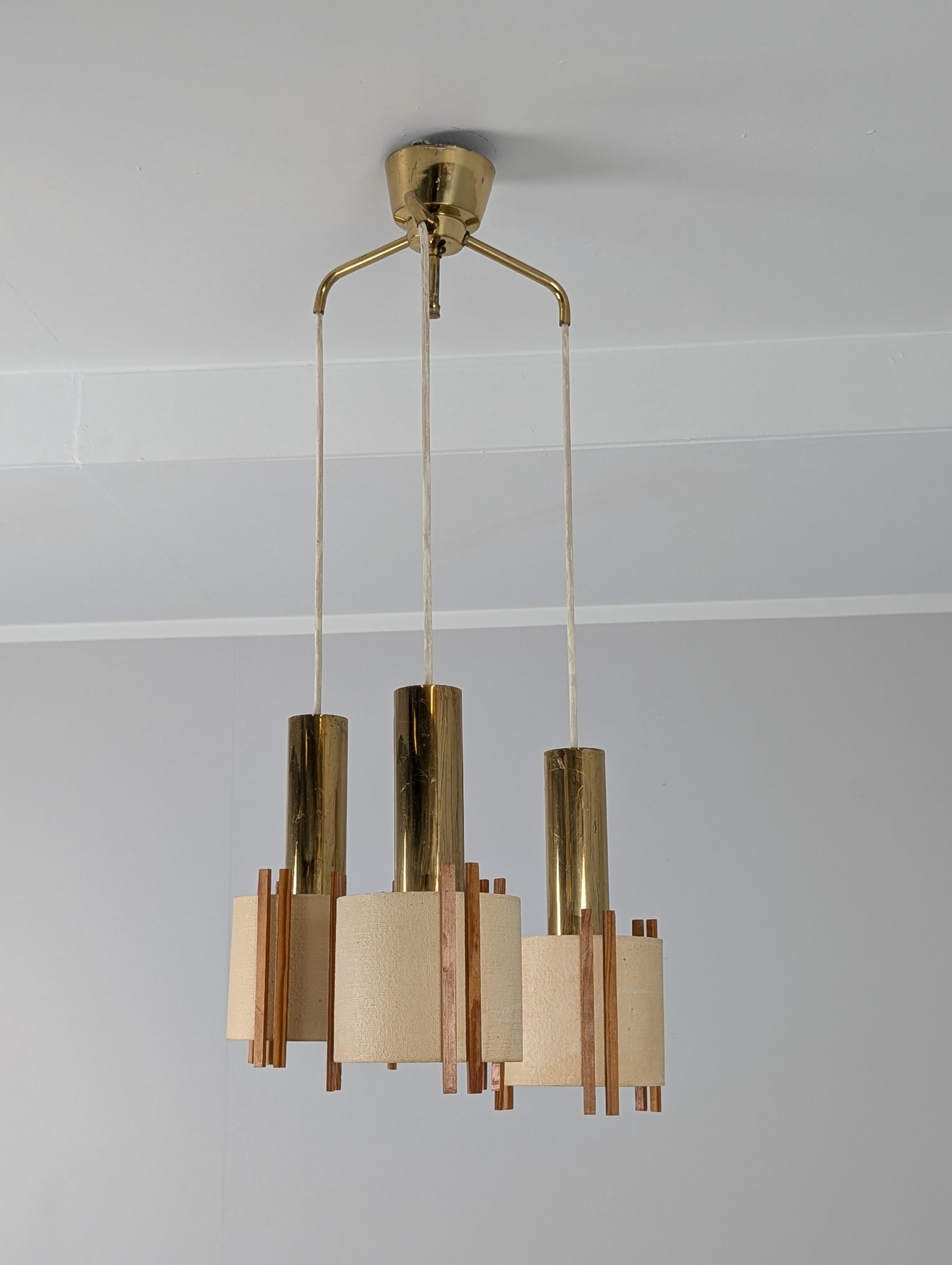 Ciondolo moderno di metà secolo in ottone, pino e carta, Finlandia, anni '60 in vendita 8