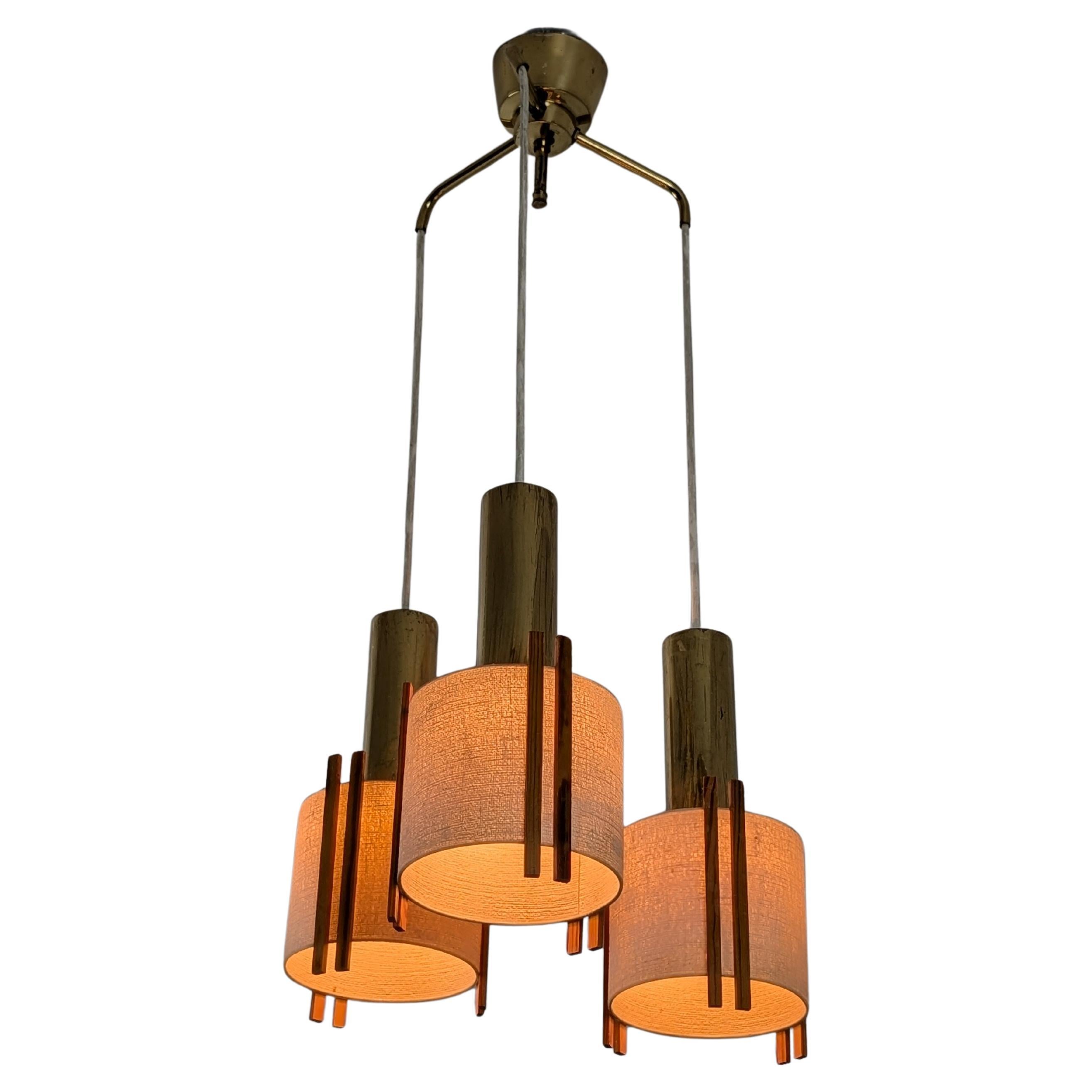 Ciondolo moderno di metà secolo in ottone, pino e carta, Finlandia, anni
60