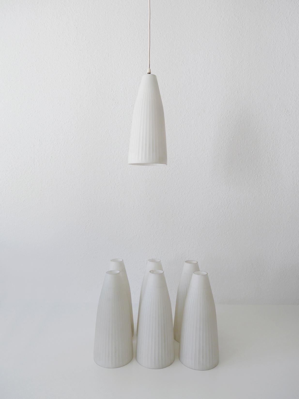 Lampe à suspension moderne du milieu du siècle dernier par Aloys F. Gangkofner pour Peill & Putzler en vente 5