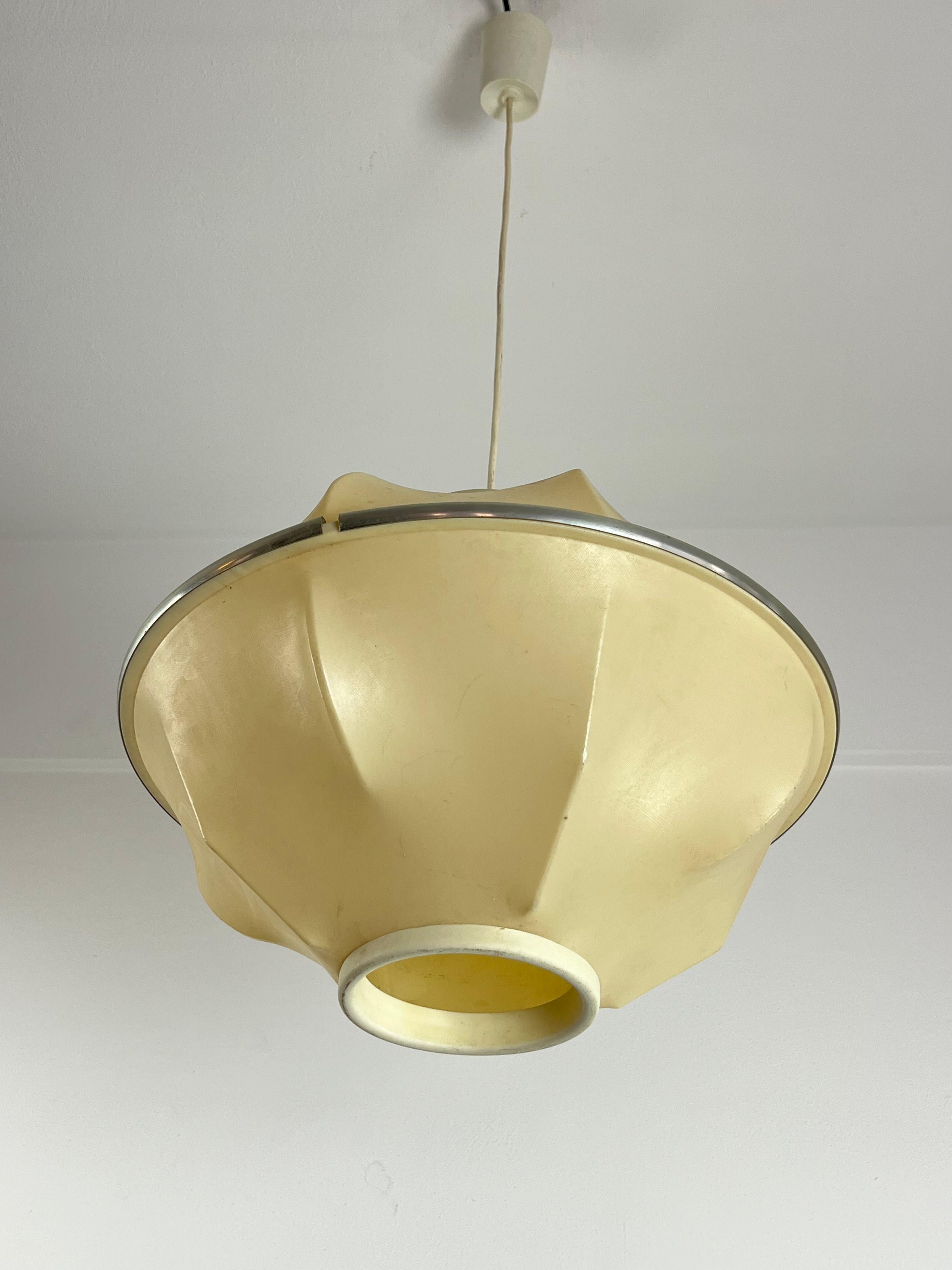 Italian Mid-Century Modern Pendant Lamp Designed & Manufactered Probably By Flos 1960s For Sale