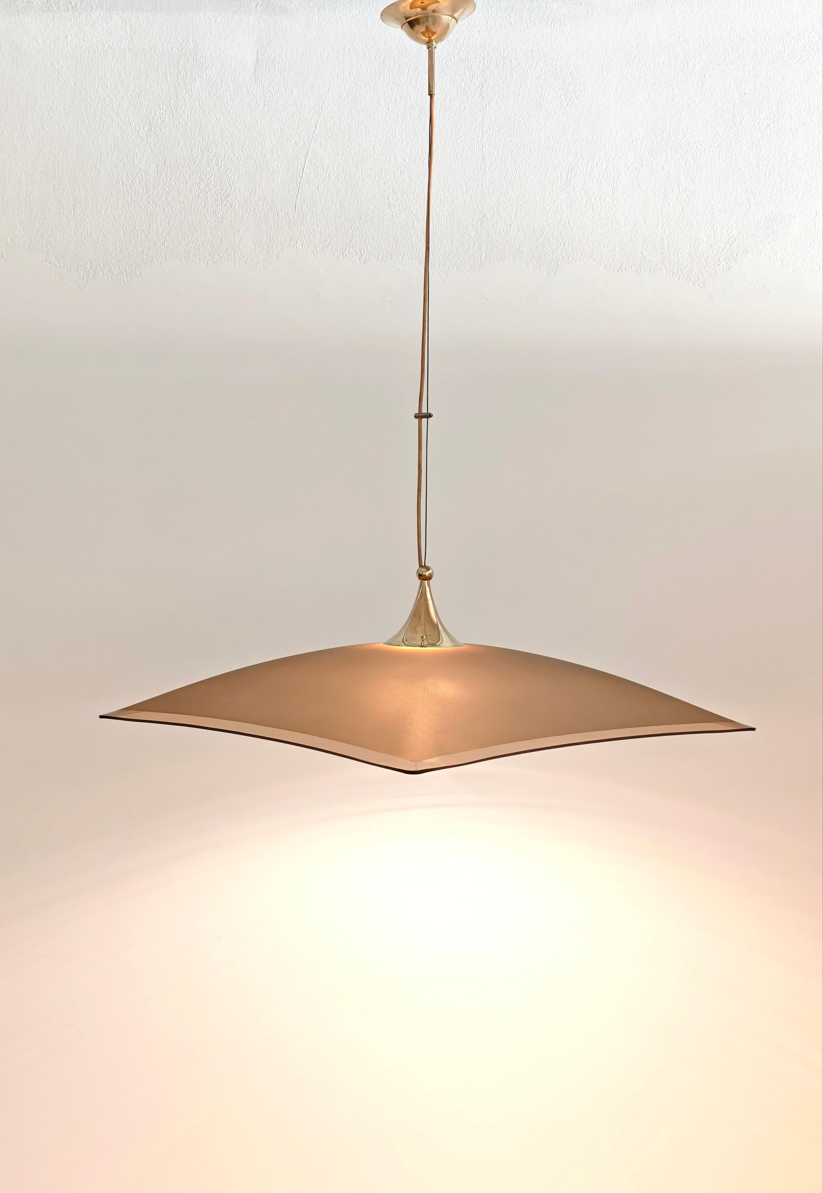 Lampada a sospensione moderna di metà secolo in vetro ambra  e Design/One Italia 1960/70 in vendita 5