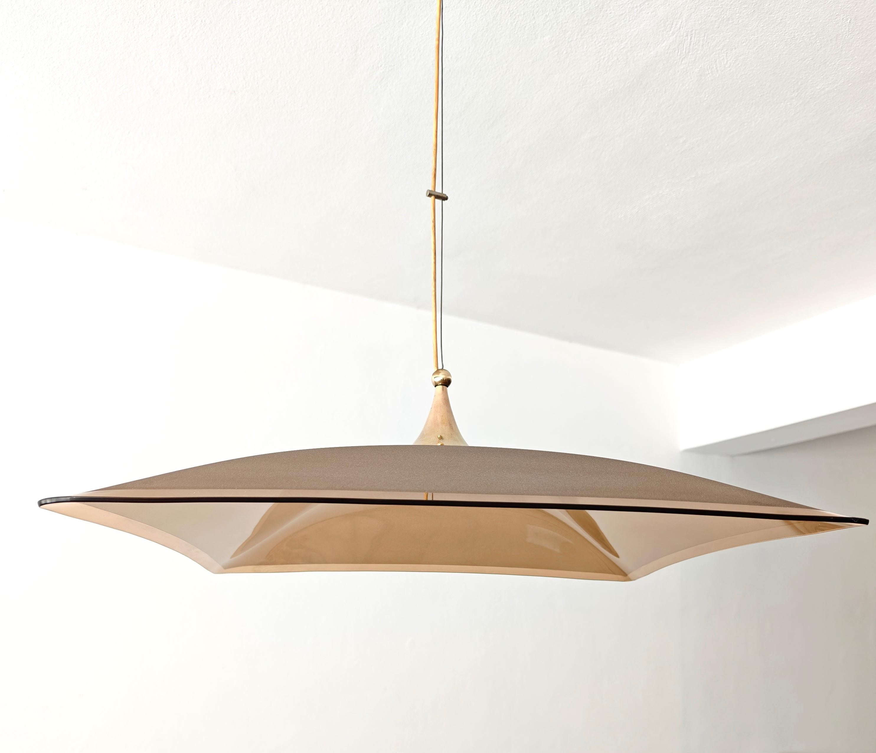 Lampada a sospensione moderna di metà secolo in vetro ambra  e Design/One Italia 1960/70 in vendita 8
