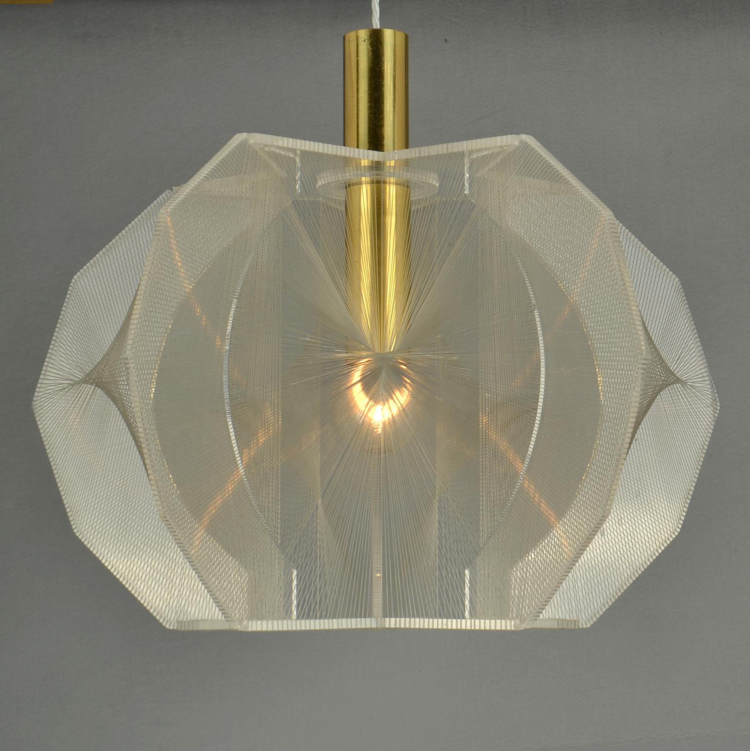 Mid-Century Modern Mid Century Modern Pendant Lamp in Clear Lucite, Wire and Brass For Sale