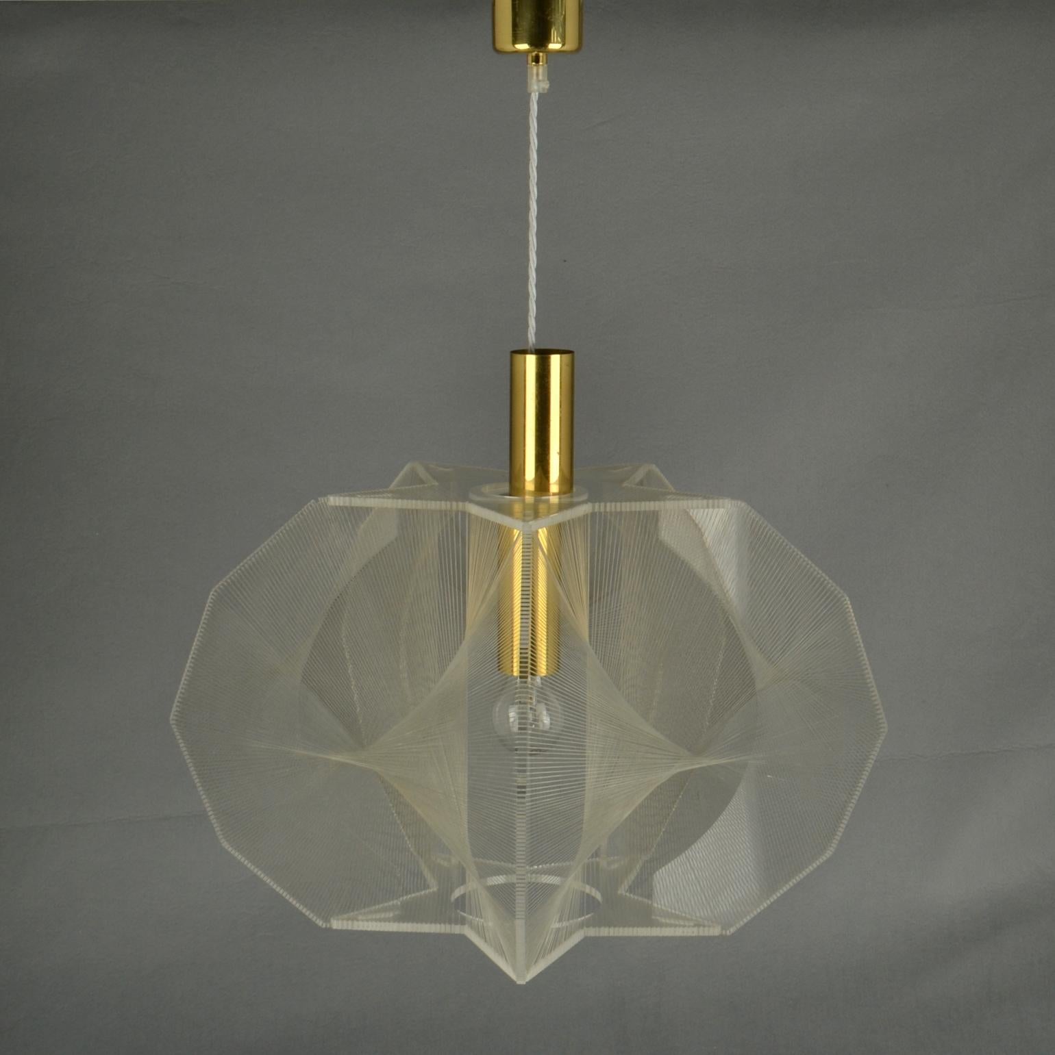 Mid Century Modern Pendant Lamp in Clear Lucite, Wire and Brass For Sale 3