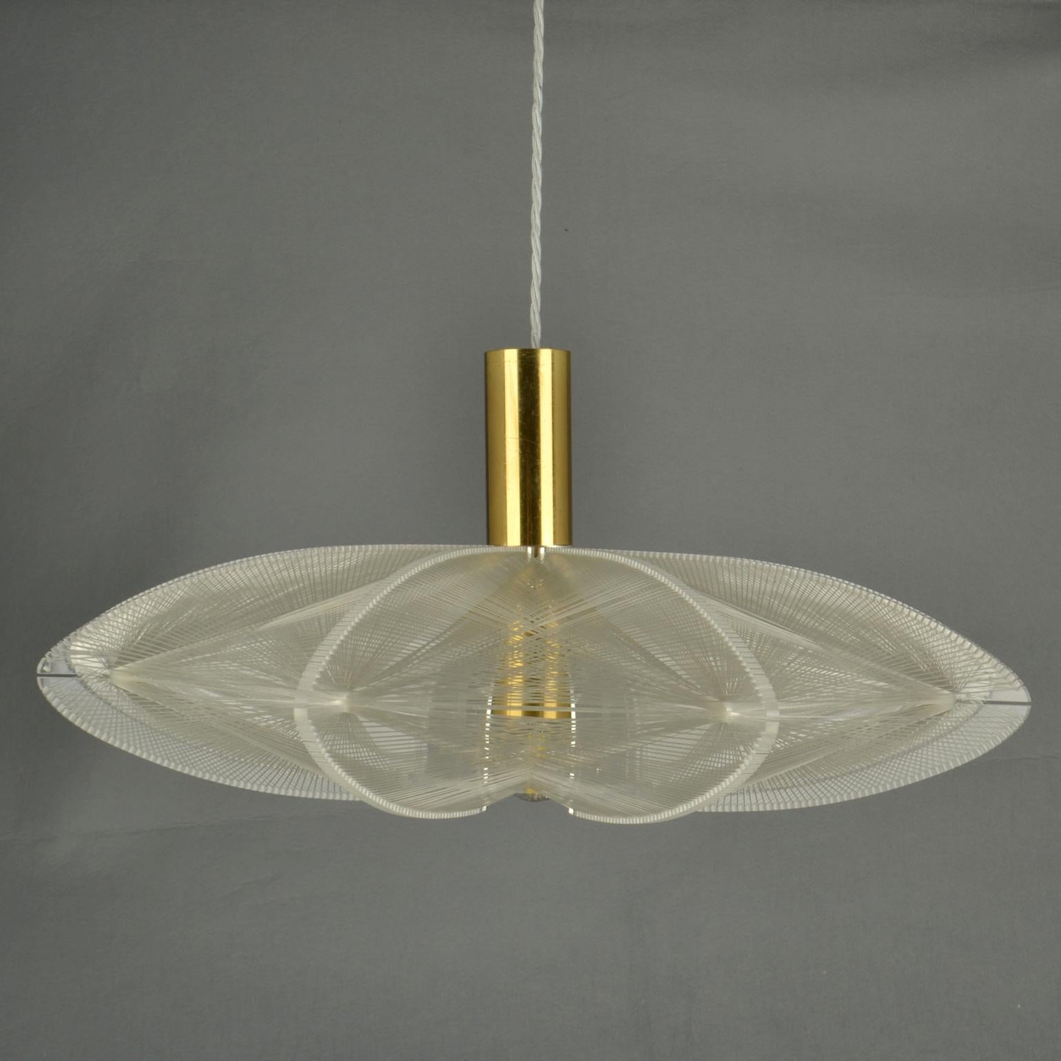 Late 20th Century Mid Century Modern Pendant Lamp in Lucite, Wire and Brass For Sale