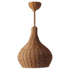 Mid-Century Modern pendant lamp in the shape of an onion, made of rattan Mid-Century Modern pendant lamp in the shape of an onion, made of rattan