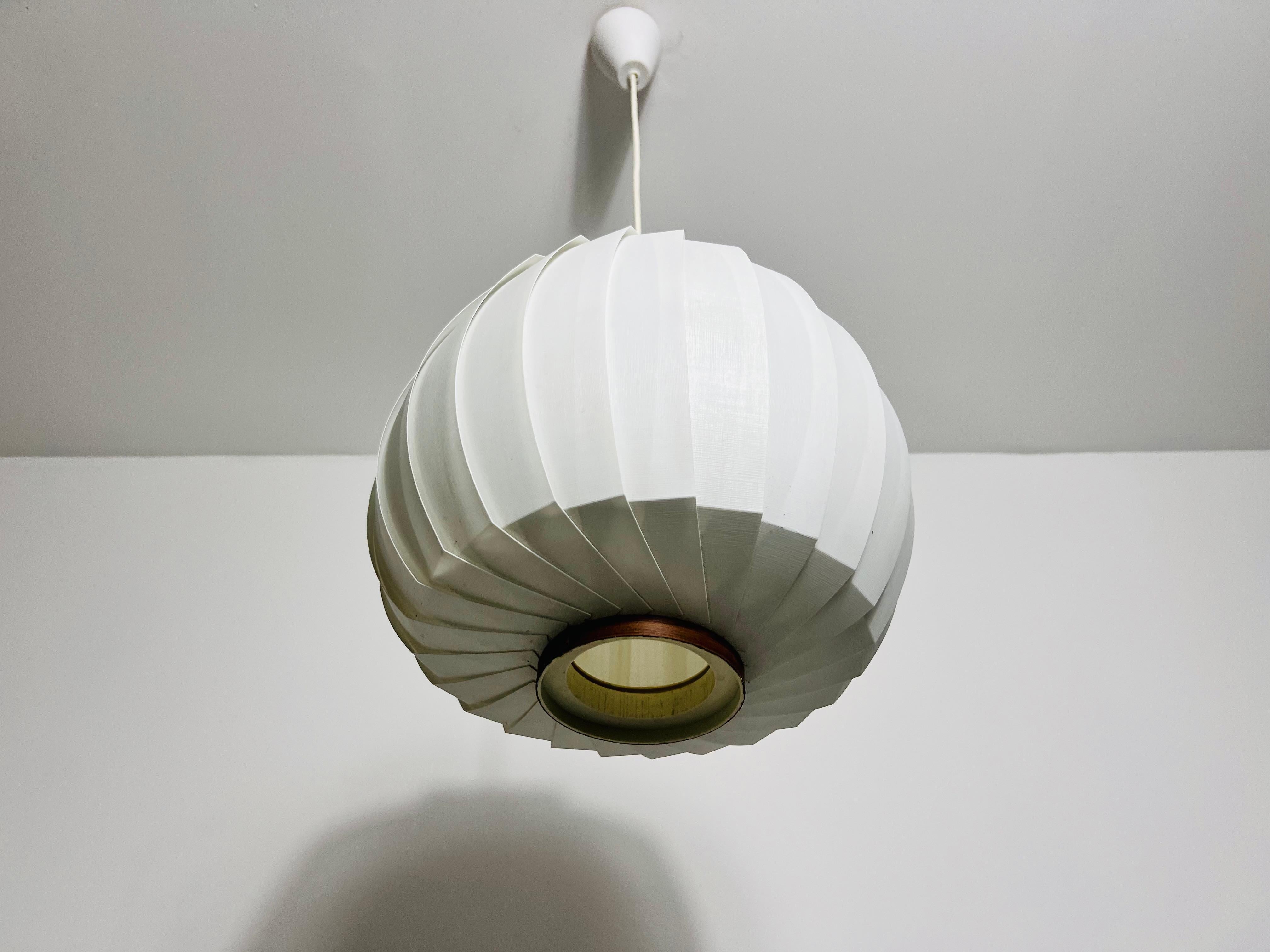 Mid-Century Modern Pendelleuchte, Italien, 1960er Jahre im Zustand „Gut“ im Angebot in Hagenbach, DE