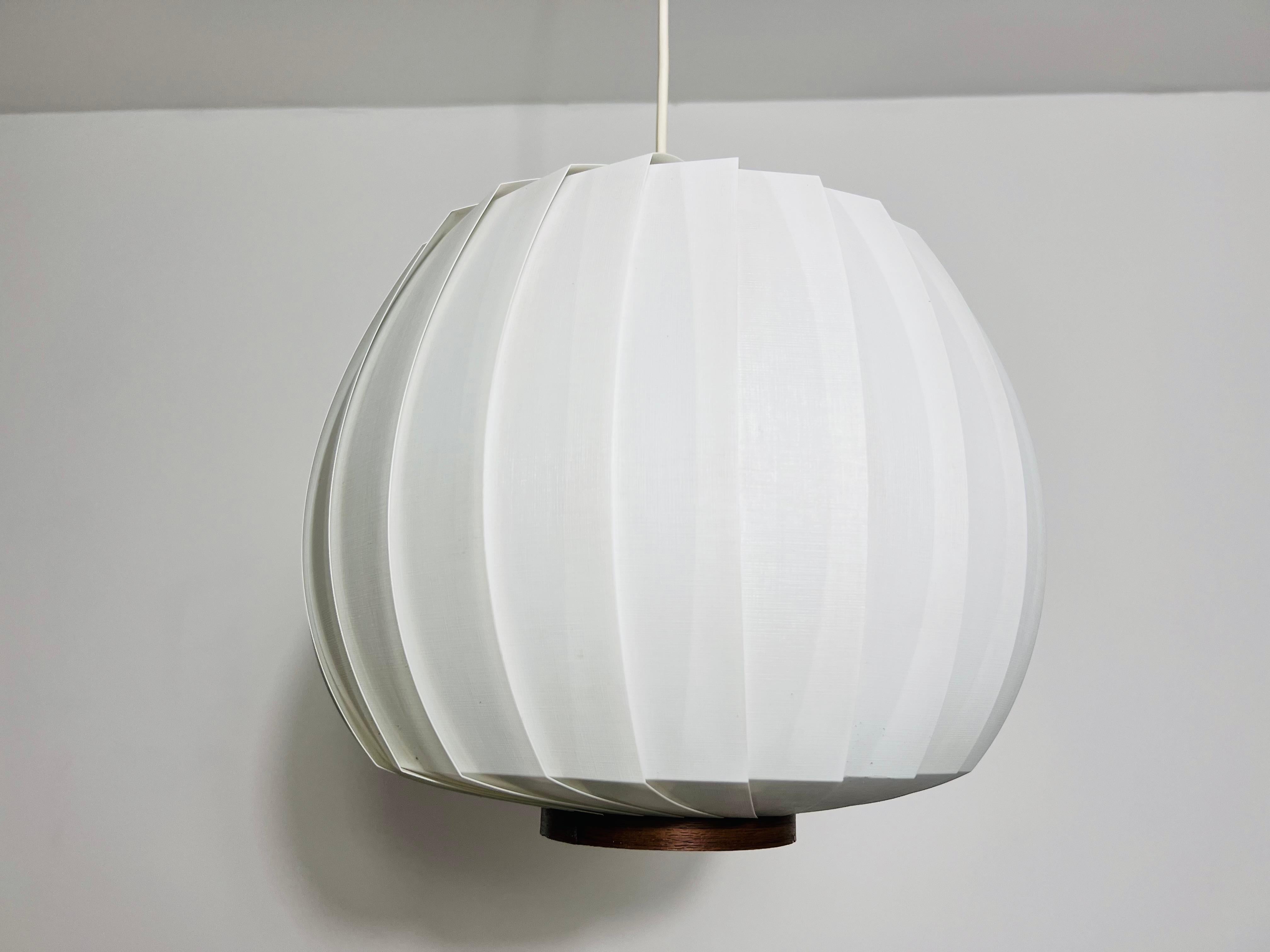 Mid-Century Modern Pendelleuchte, Italien, 1960er Jahre im Angebot 2