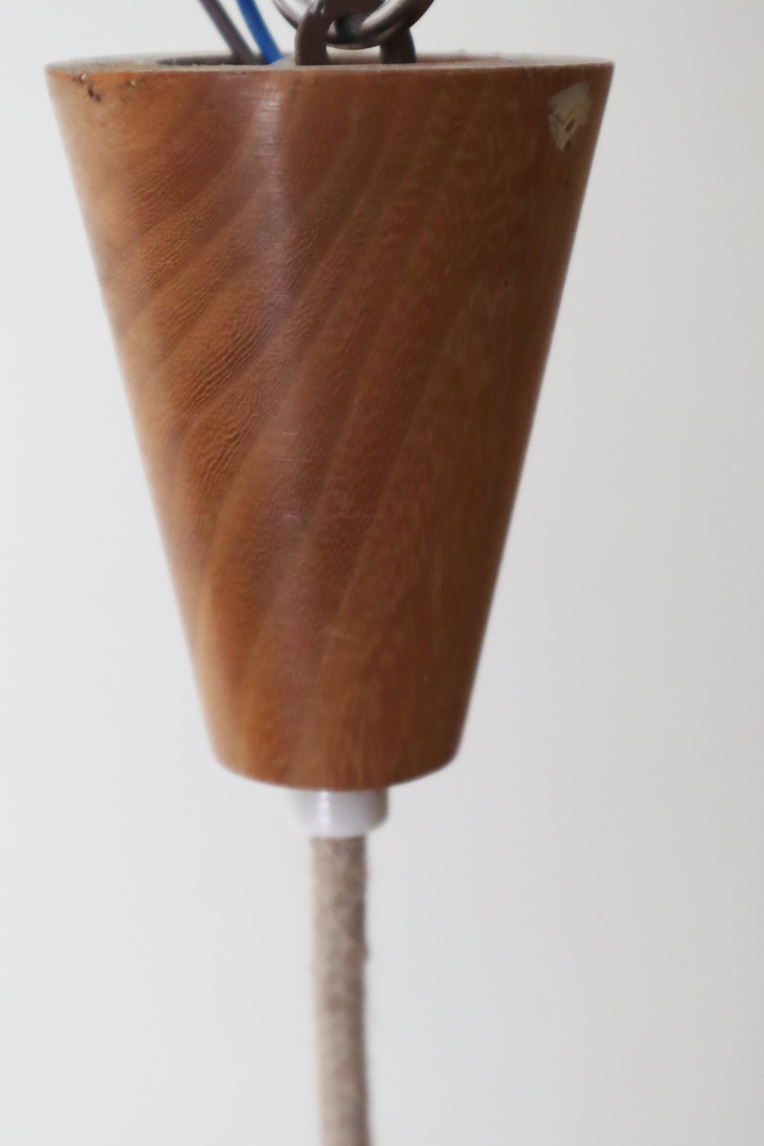 Mid-Century moderno Lampada a sospensione moderna di metà secolo in rattan e Wood in vendita