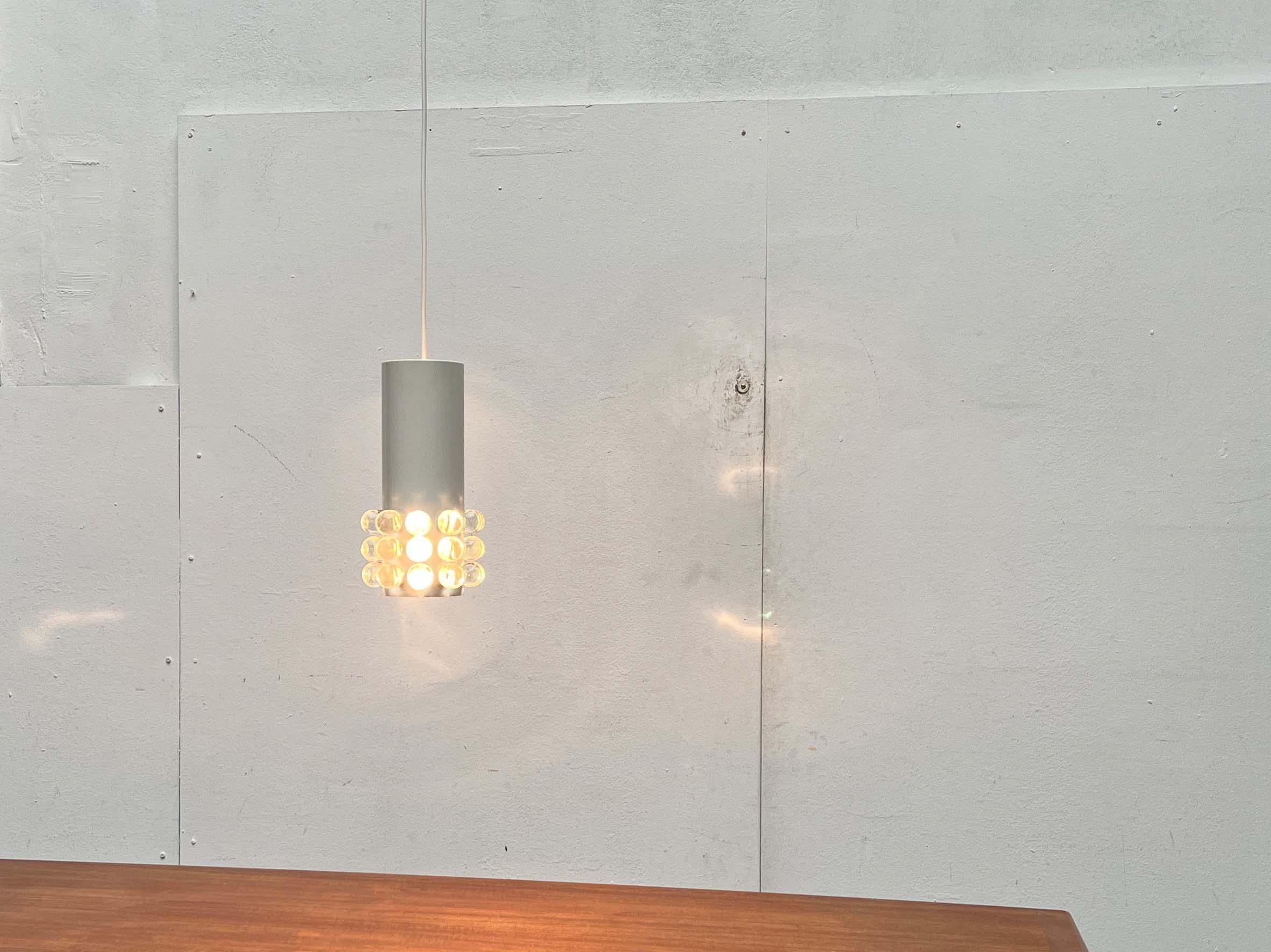 Lampe suspendue moderne du milieu du siècle avec des perles en acrylique, 1960s en vente 5
