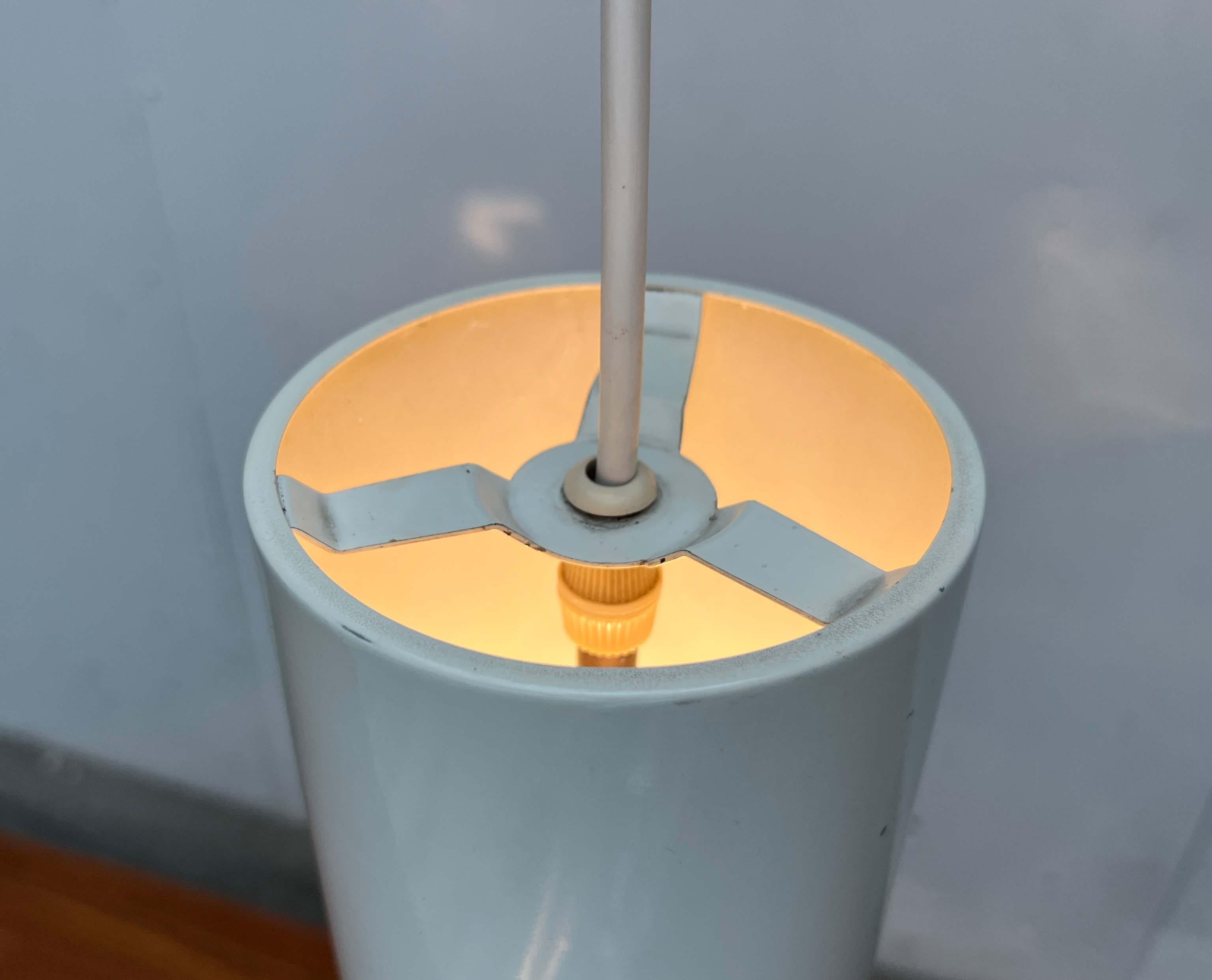 Lampe suspendue moderne du milieu du siècle avec des perles en acrylique, 1960s en vente 8