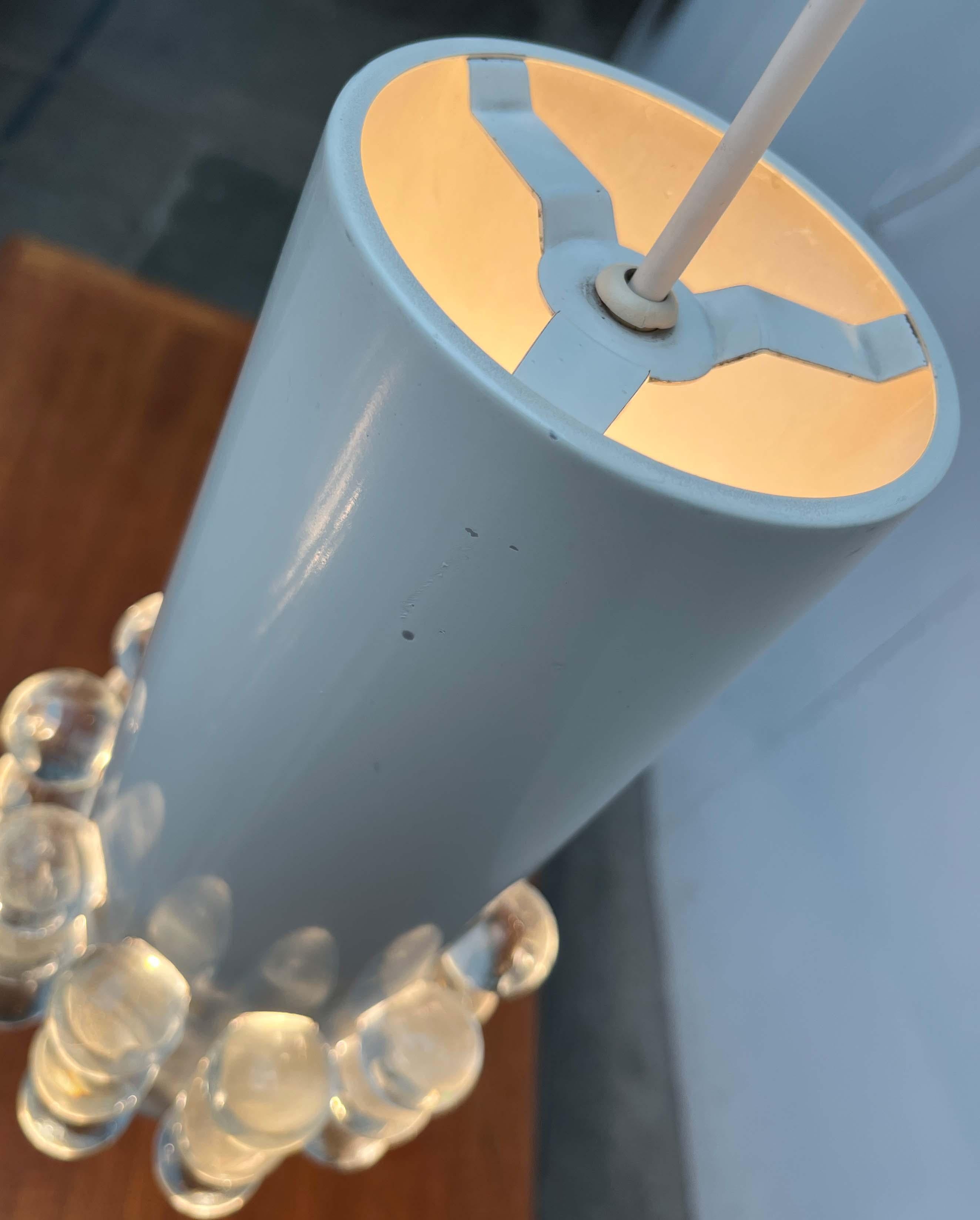 Lampe suspendue moderne du milieu du siècle avec des perles en acrylique, 1960s en vente 9