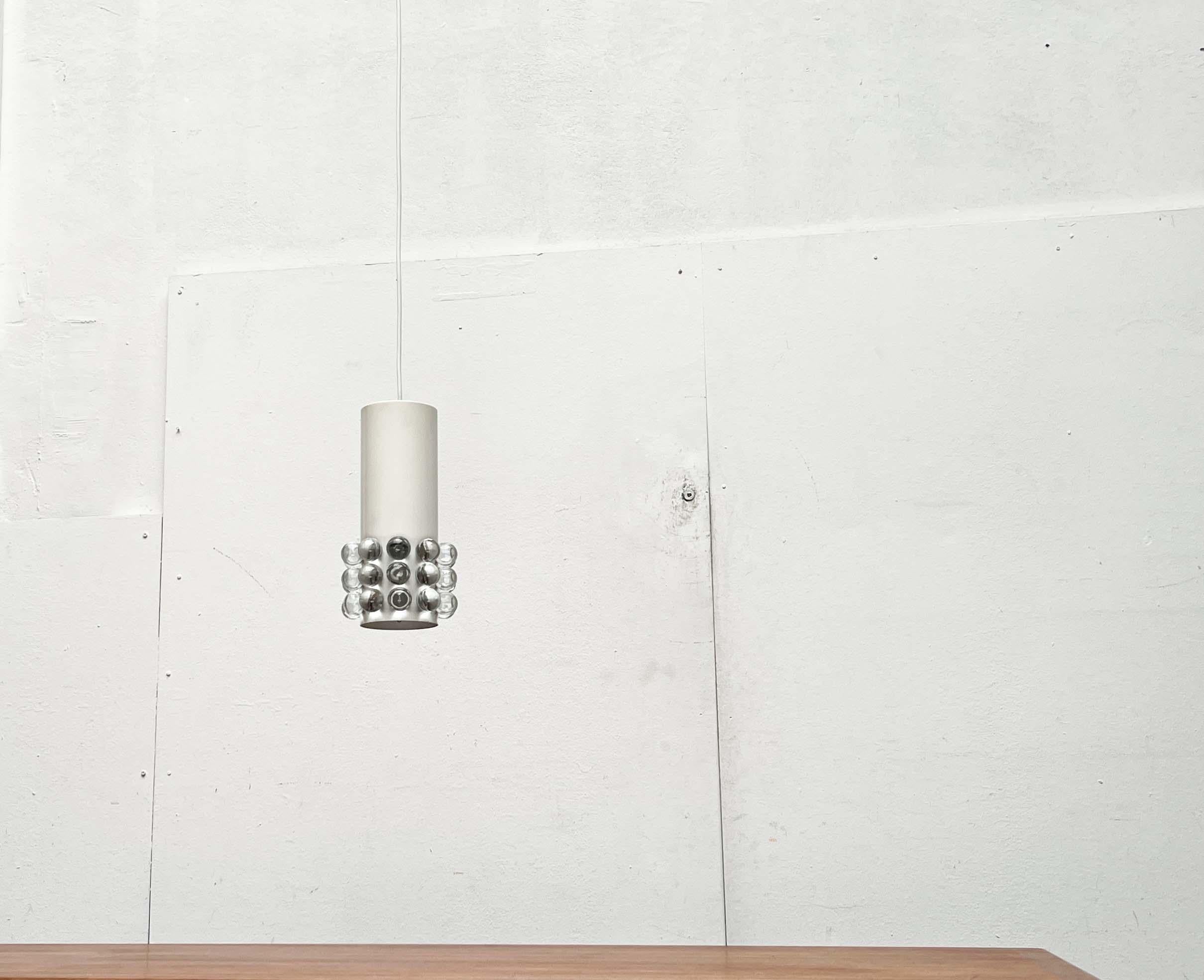 Lampe suspendue moderne du milieu du siècle avec des perles en acrylique, 1960s en vente 12