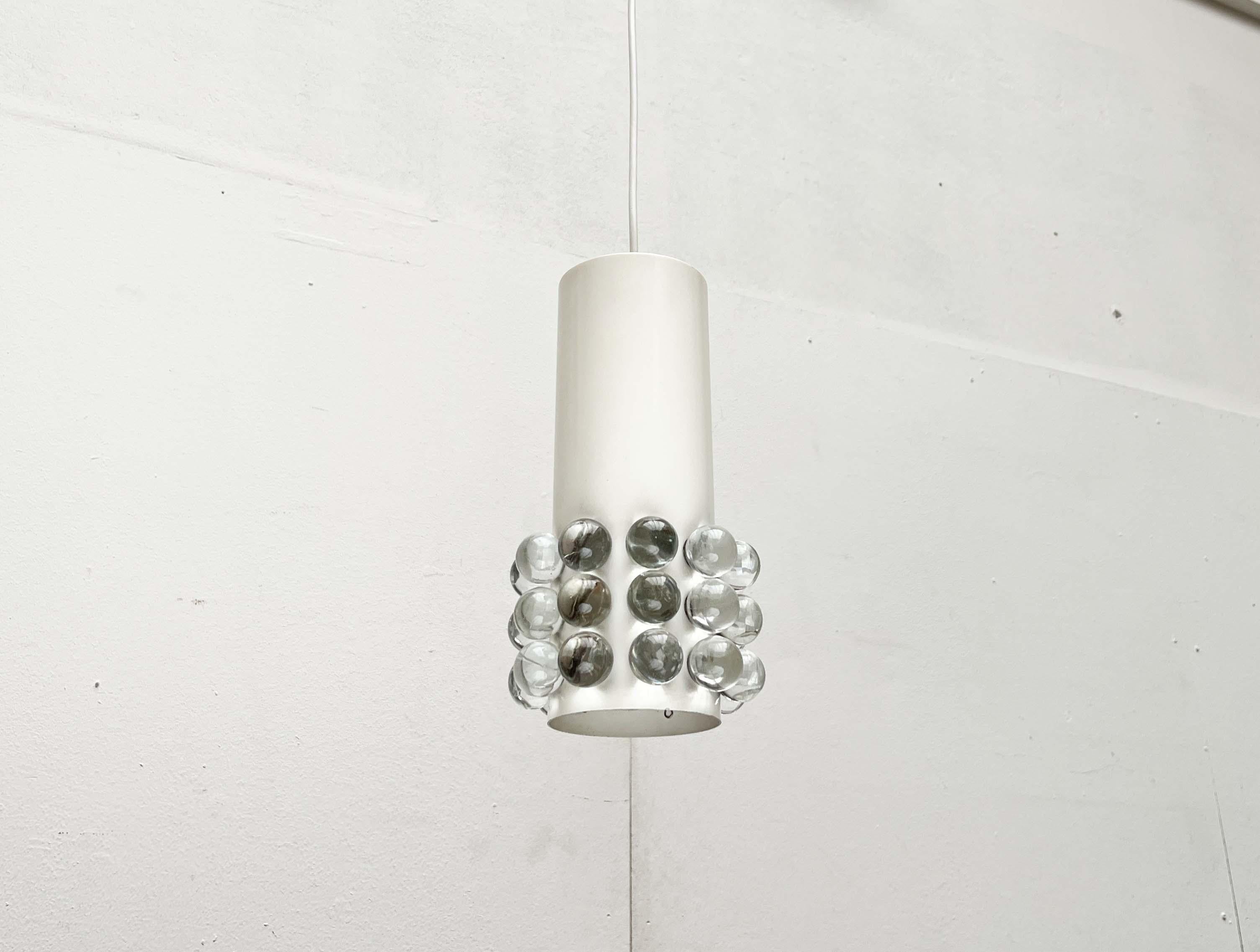 Lampe suspendue moderne du milieu du siècle avec des perles en acrylique, 1960s Bon état - En vente à Hamburg, DE