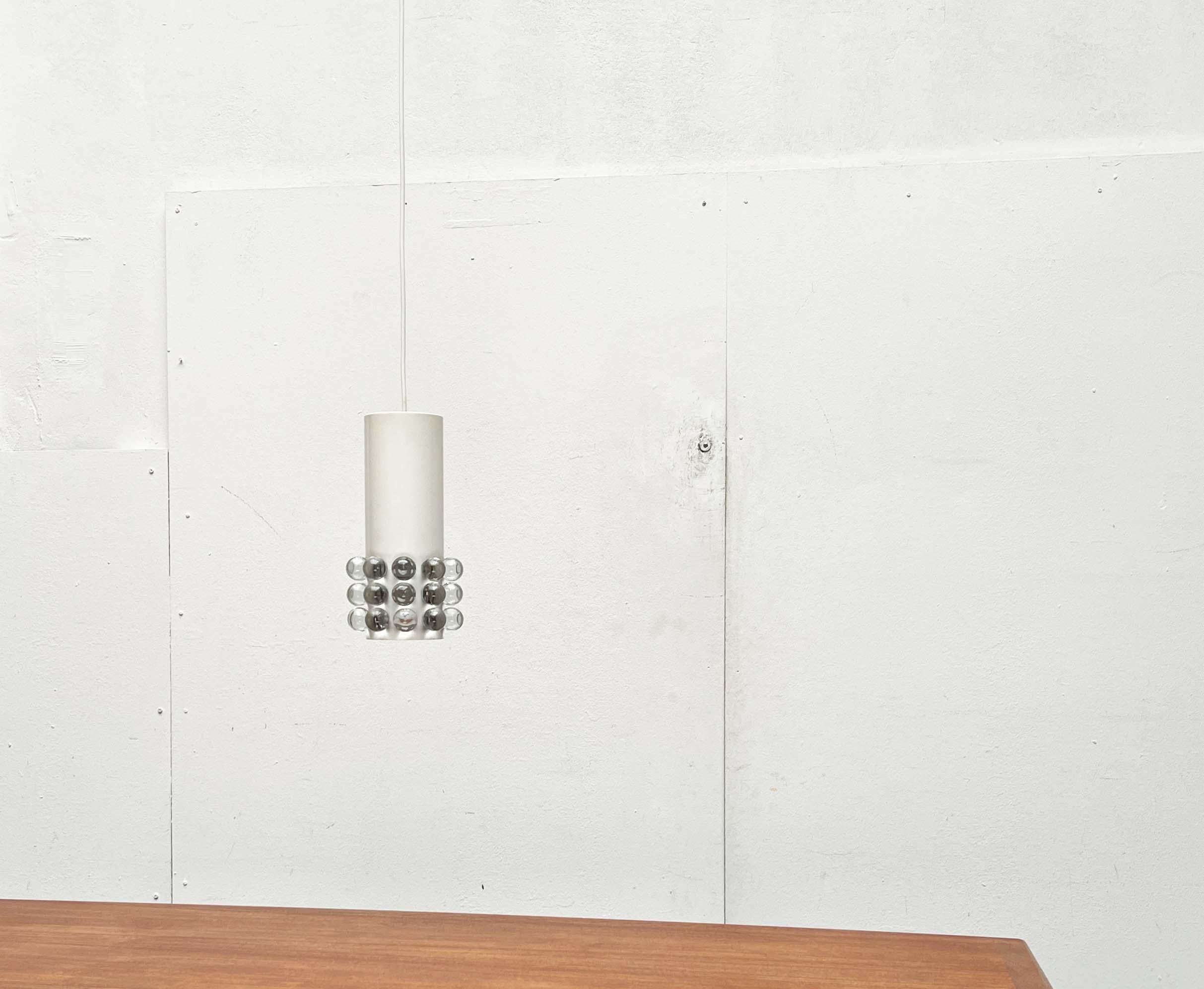 Milieu du XXe siècle Lampe suspendue moderne du milieu du siècle avec des perles en acrylique, 1960s en vente