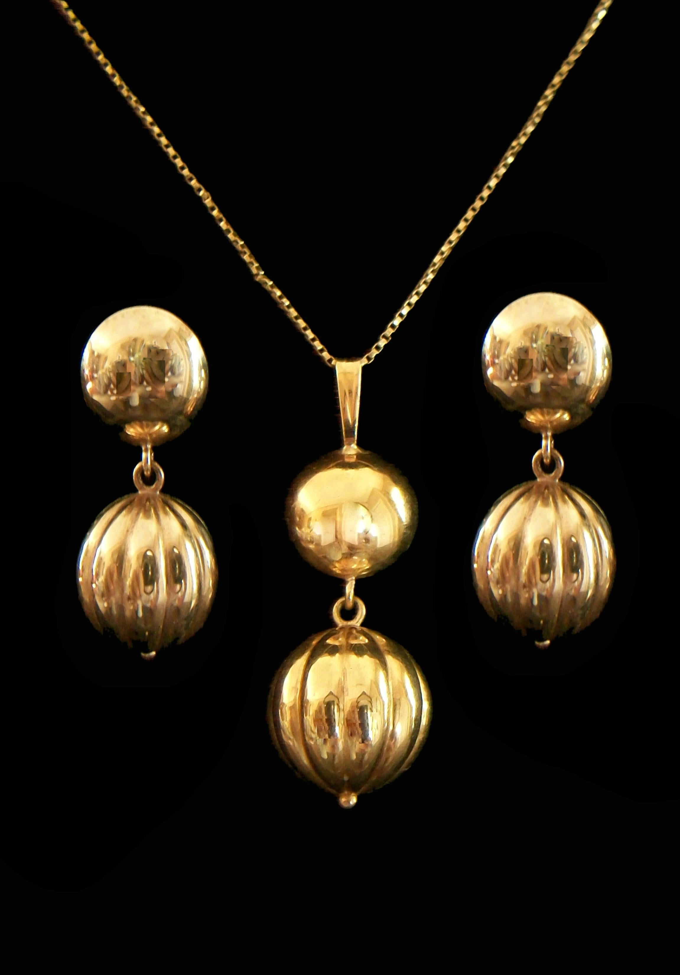 Mid Century Modern pendant necklace and earrings set - all pieces hand made from 10K yellow gold - pendant suspended by a large bale on an 18
