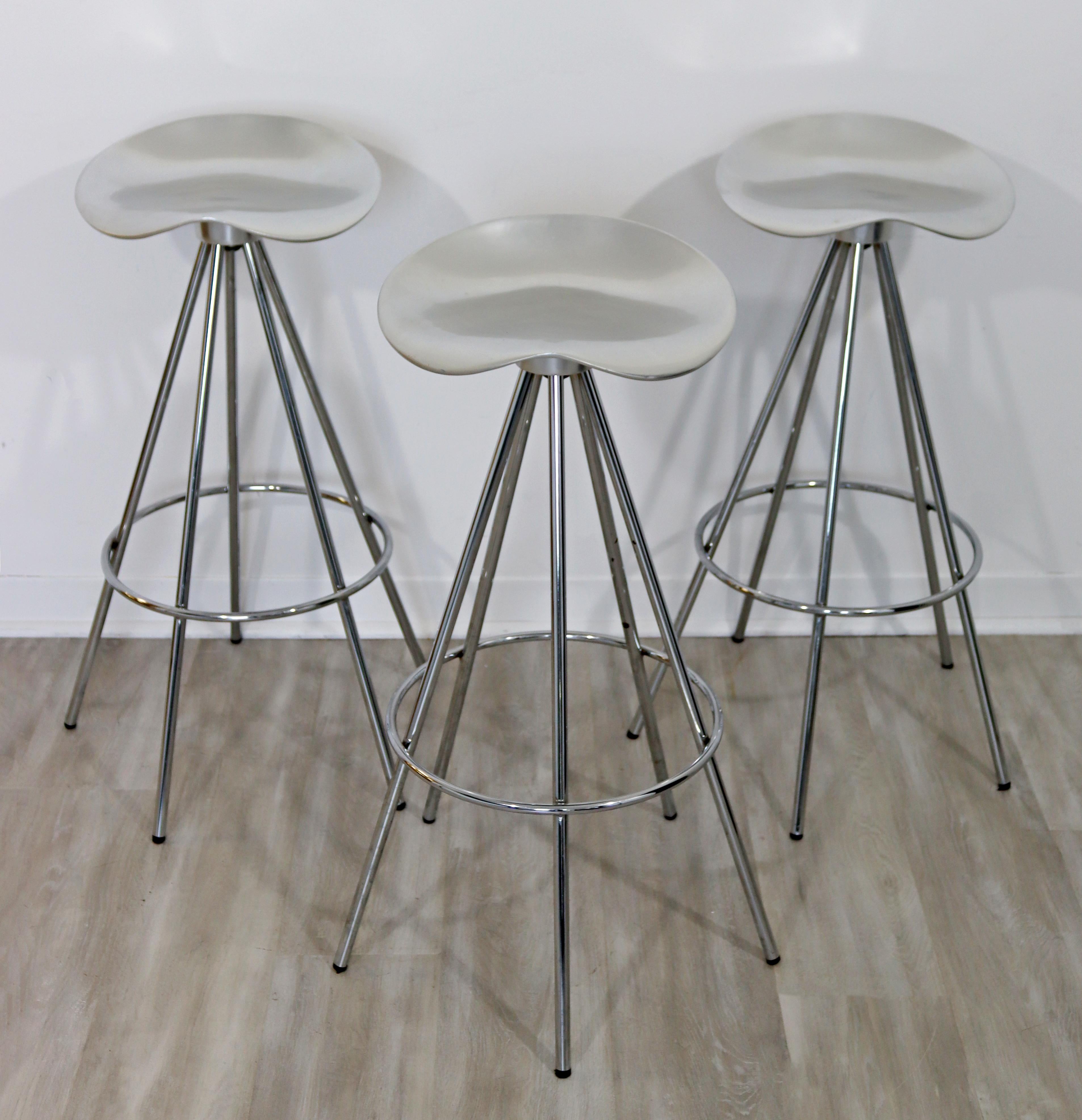 For your consideration is a superb set of three, silver Jamaica bar stools, with molded seats, by Pepe Cortes for Amat, made in Spain. In excellent vintage condition. The dimensions are 14