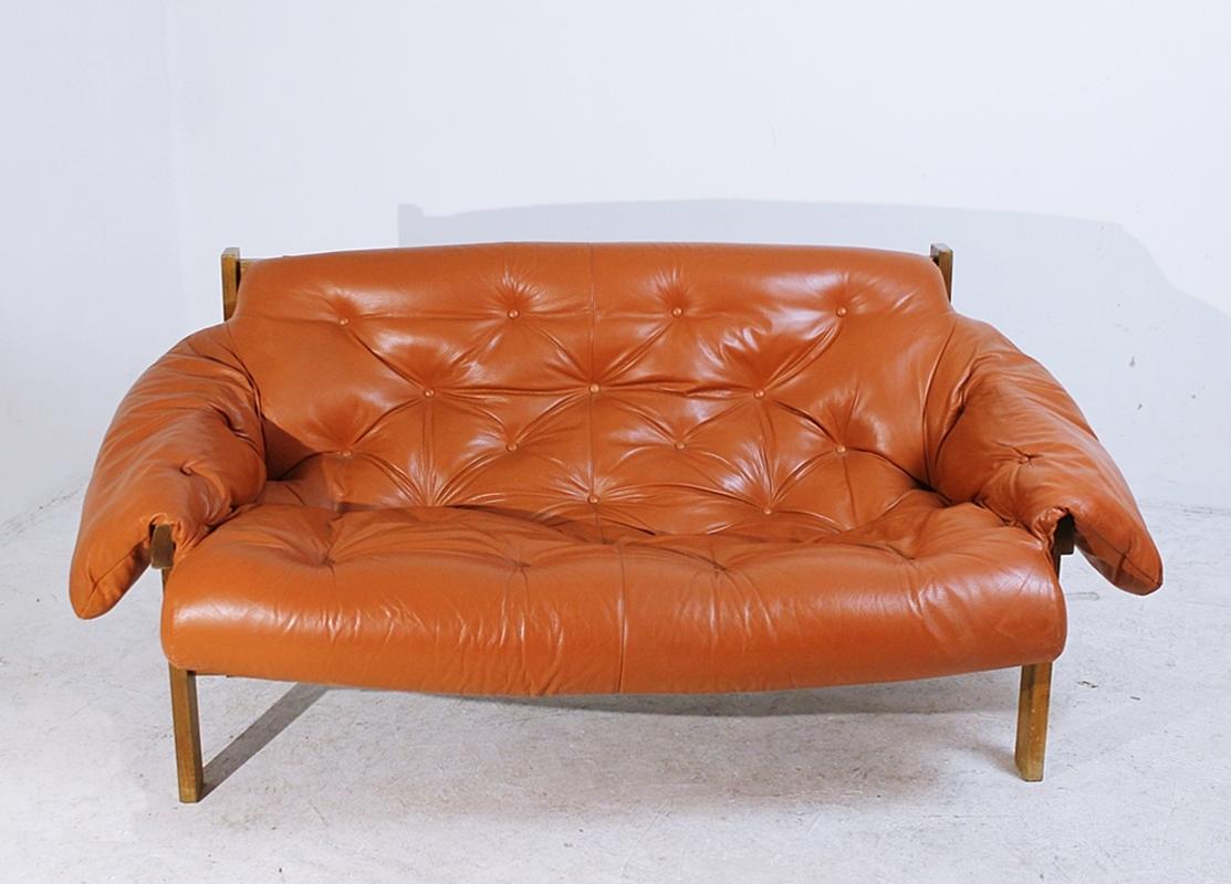 Mid-Century Modern Percival Lafer Style Tufted Leather Sofa, 1970s In Distressed Condition In Debrecen-Pallag, HU