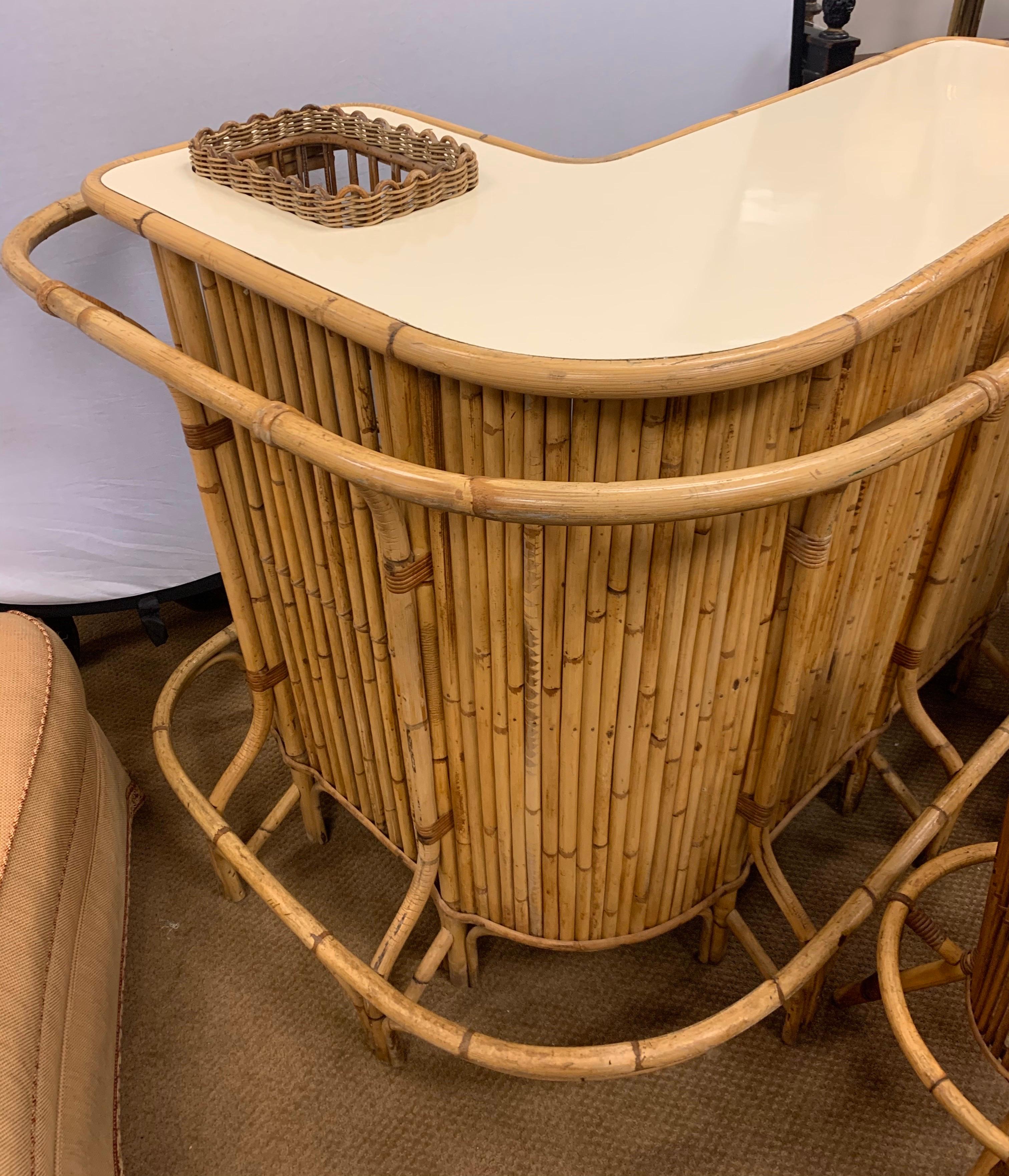 Mid-Century Modern Period Bamboo Bar Tiki Bar with Matching Stools In Good Condition In West Hartford, CT