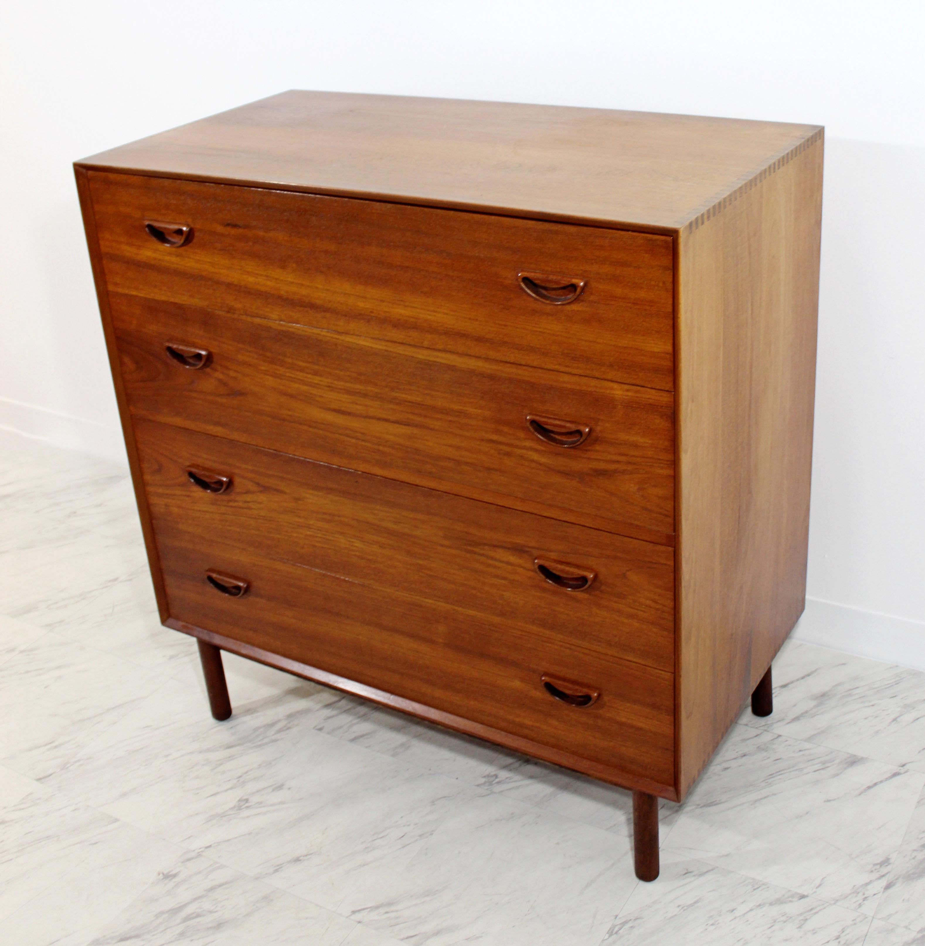 Mid-Century Modern Peter Hvidt Teak Chest Vanity Dresser Cabinet Danish, 1950s 3